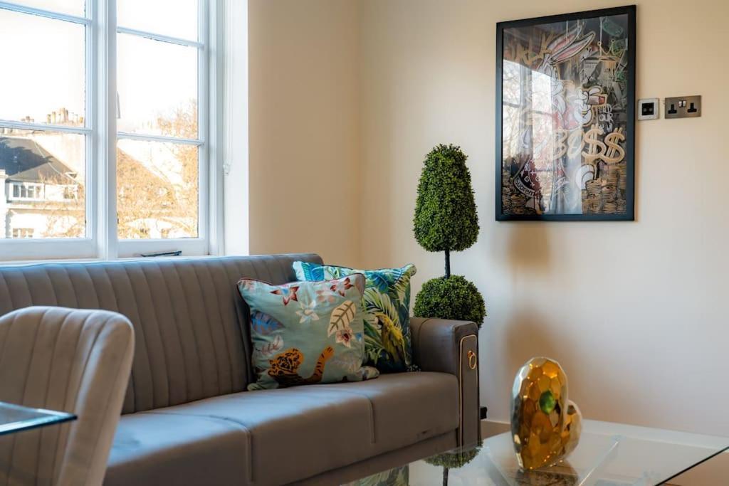 Apartment Stunning 3 Bed 2 Bath Penthouse In