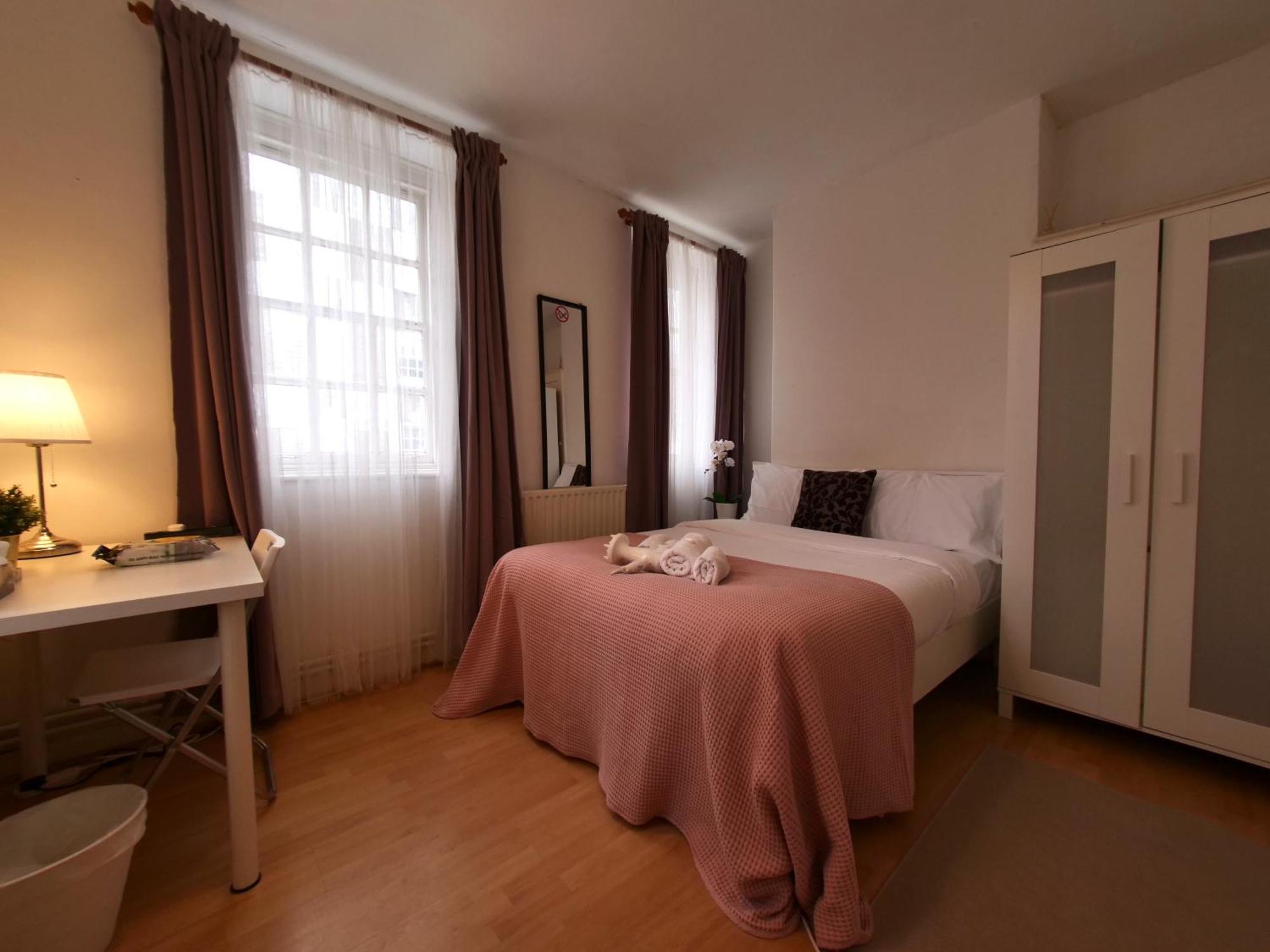 Pensión Comfy Private Bedrooms In Heart Of Londres