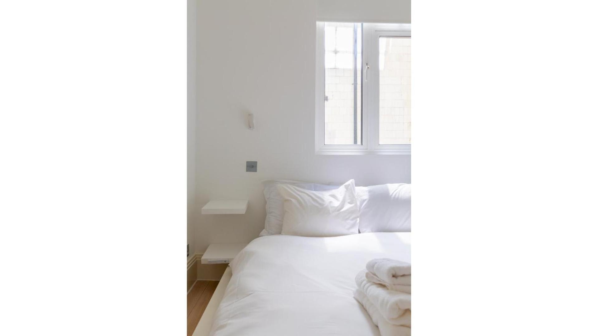 Lavish 1bd By Hyde Park Apartment *
