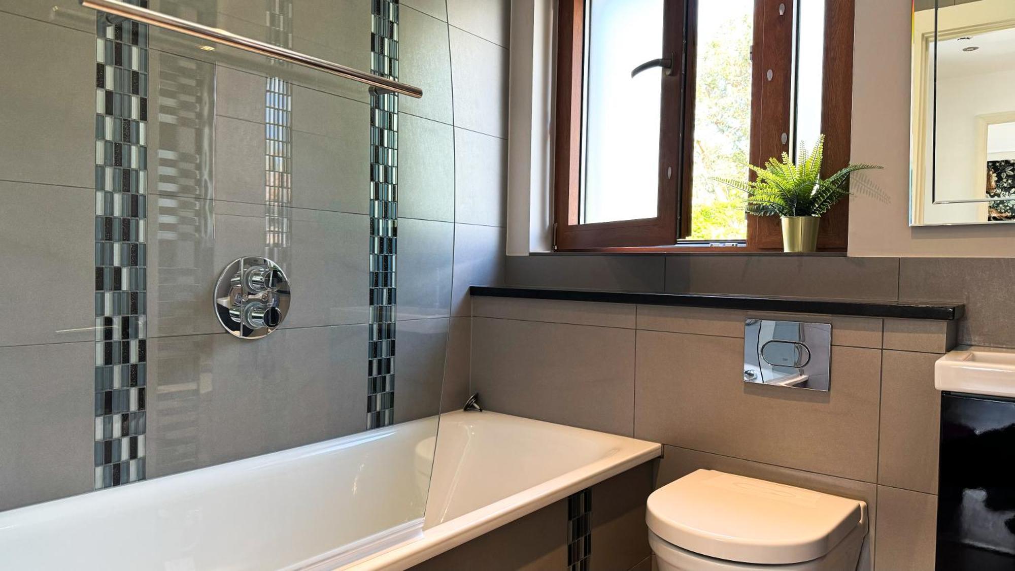 Vakantiehuis Luxurious 3bed House With Bath & Garden *