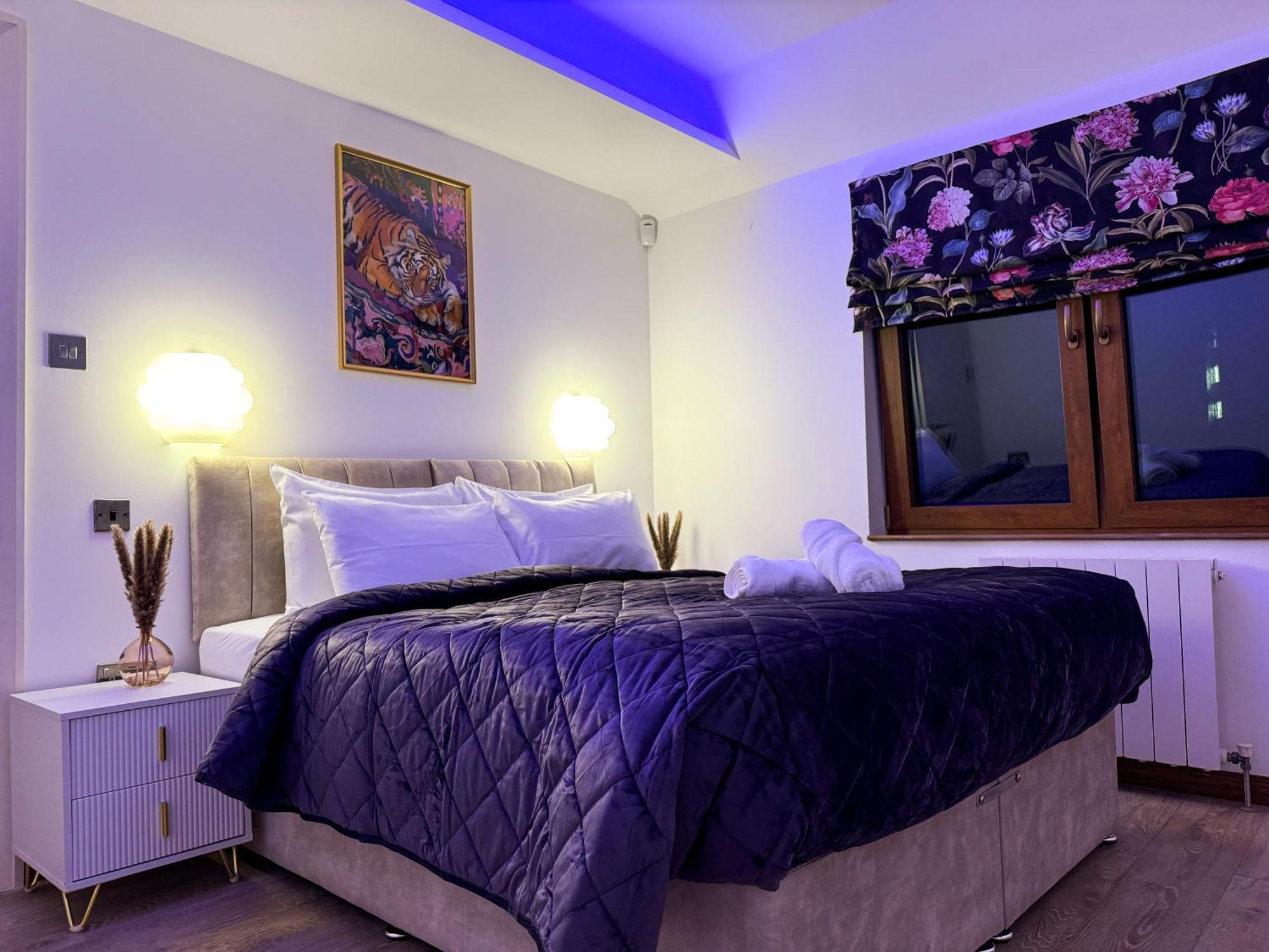 Vakantiehuis Luxurious 3bed House With Bath & Garden *