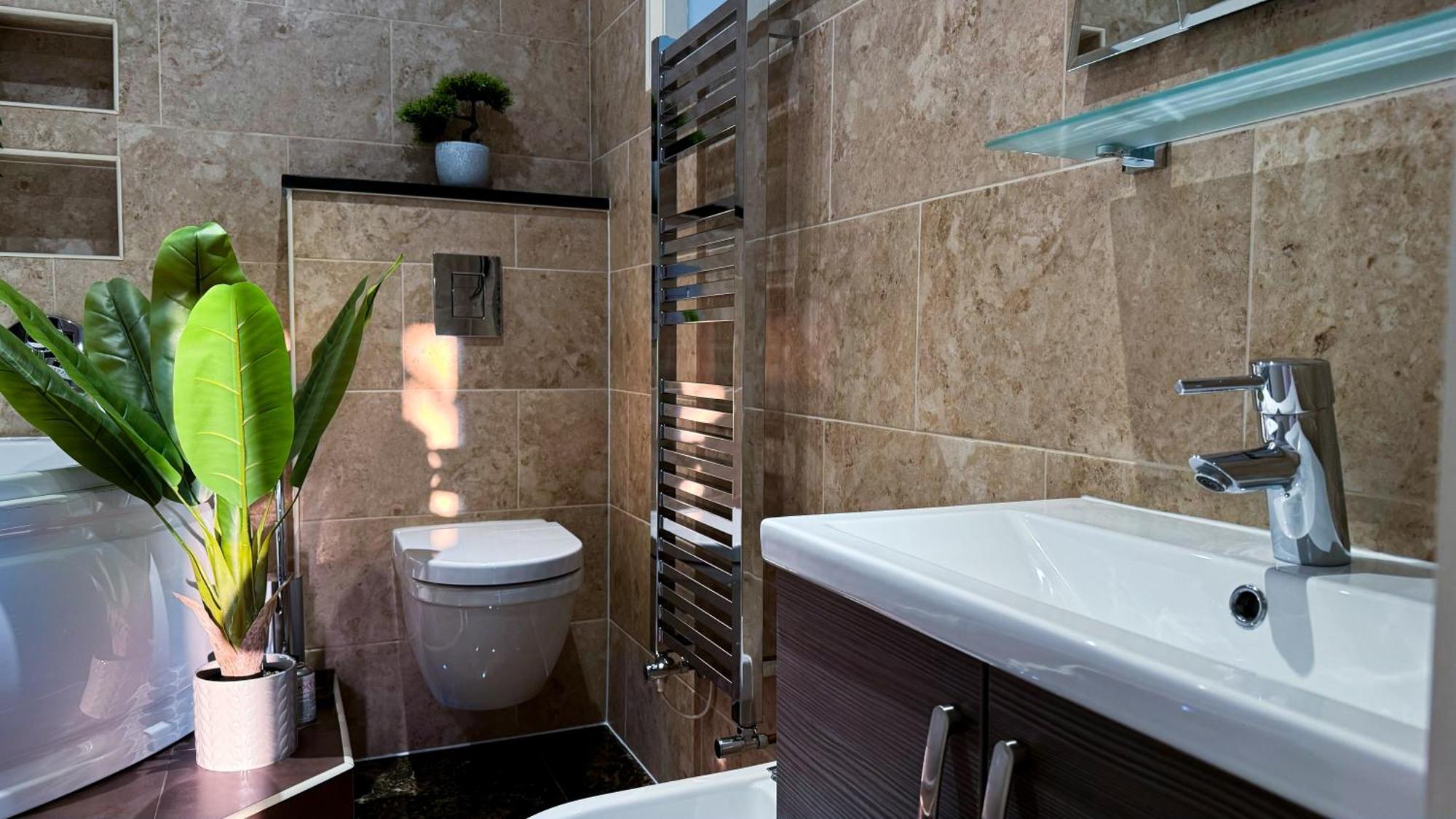 Luxurious 3bed House With Bath & Garden Vakantiehuis Londen