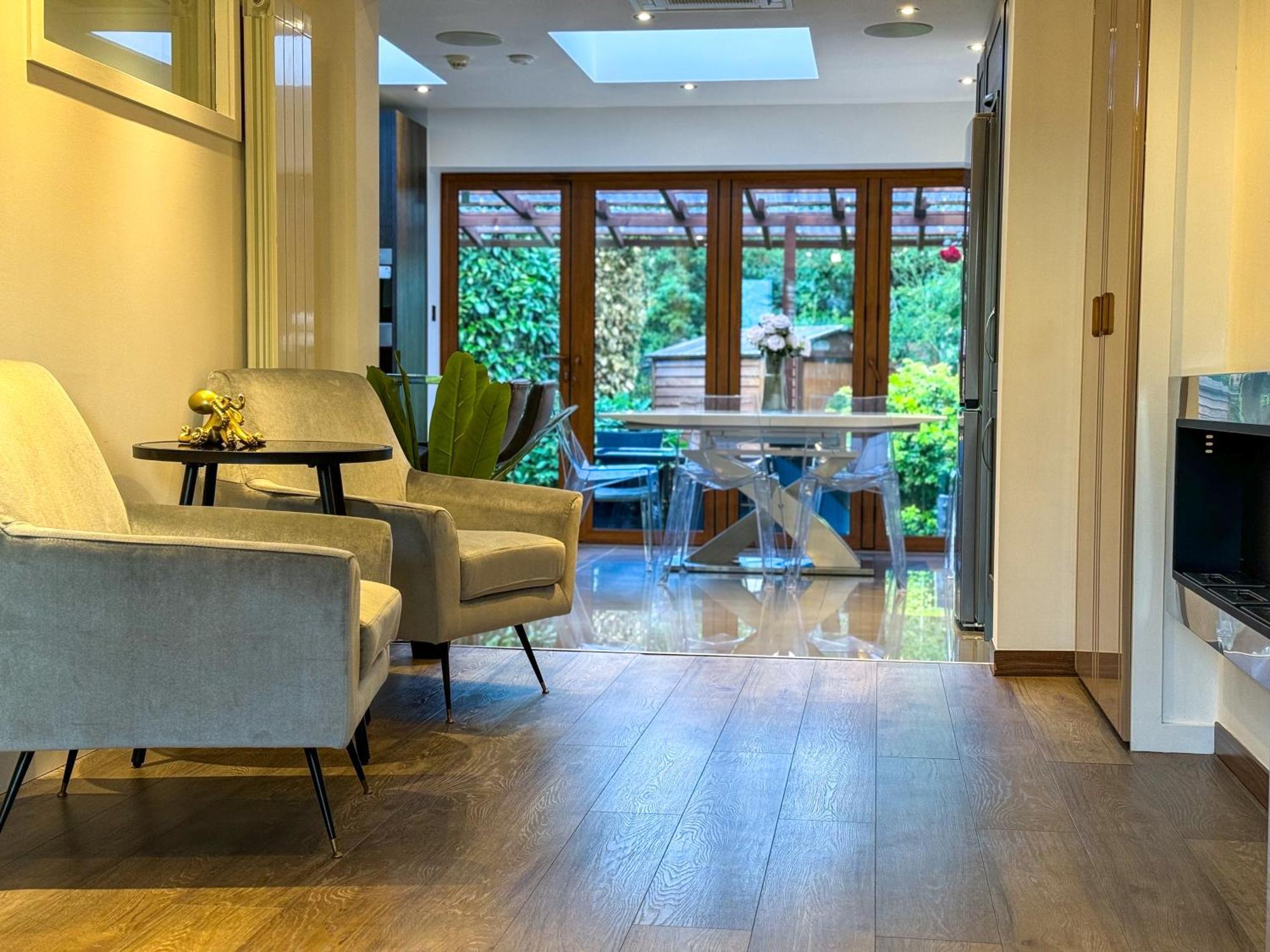 Luxurious 3bed House With Bath & Garden * Londen