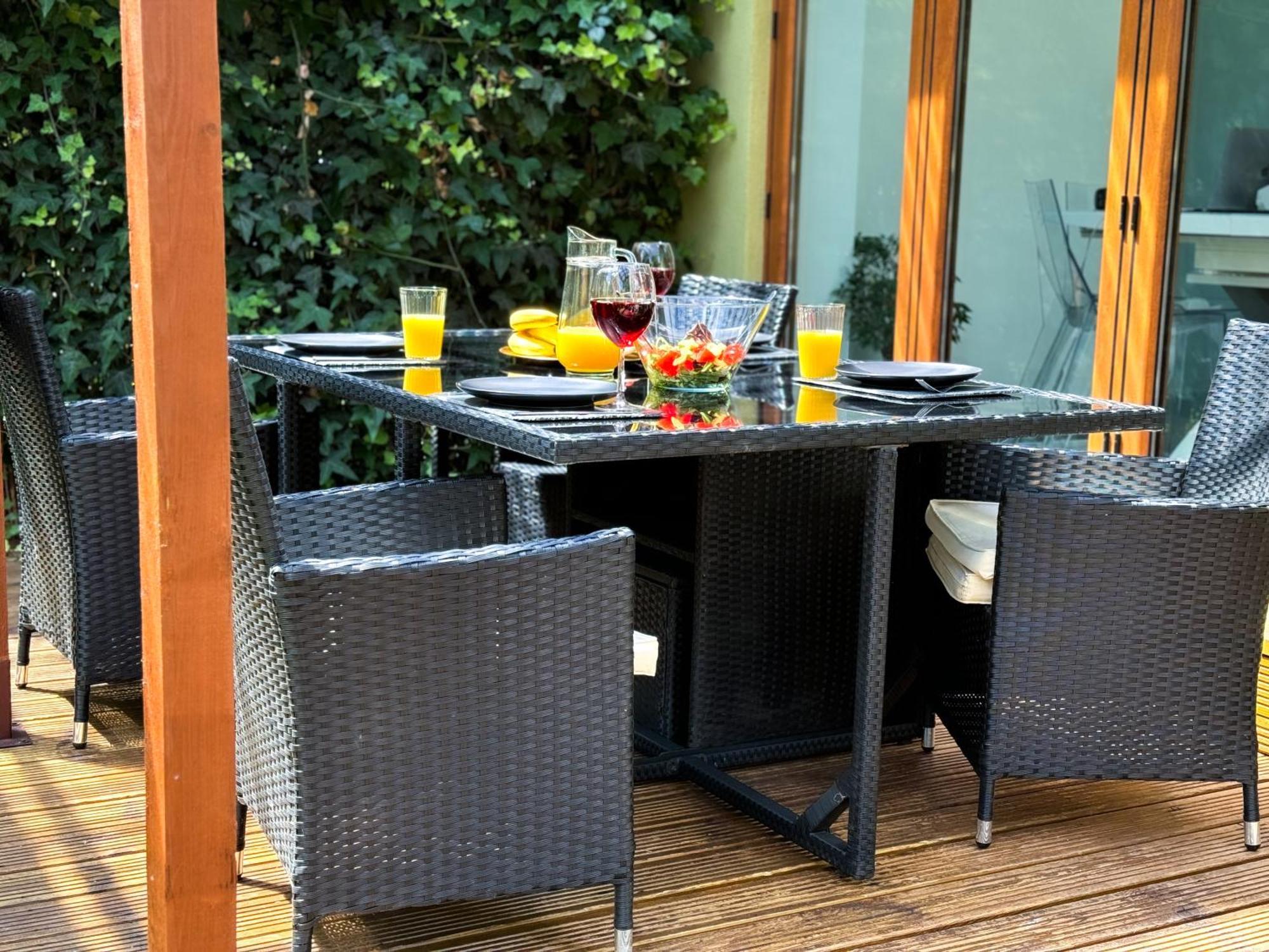 Vakantiehuis Luxurious 3bed House With Bath & Garden *