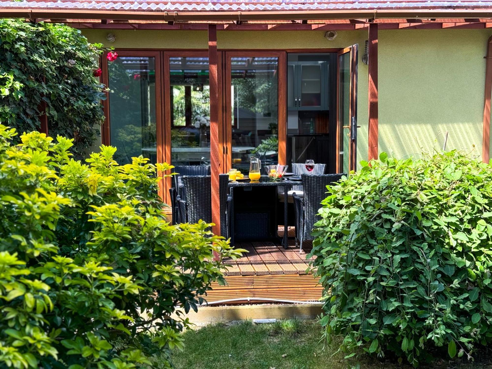 Luxurious 3bed House With Bath & Garden Vakantiehuis *