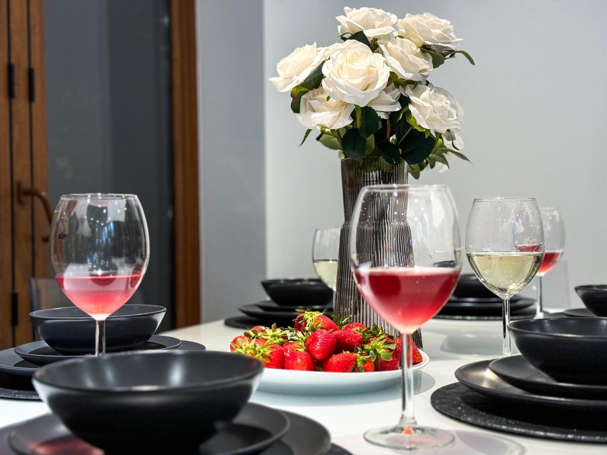 Luxurious 3bed House With Bath & Garden Vakantiehuis Londen