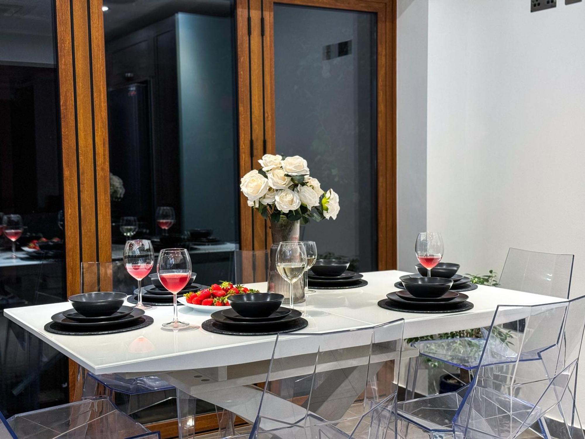 Luxurious 3bed House With Bath & Garden Londen