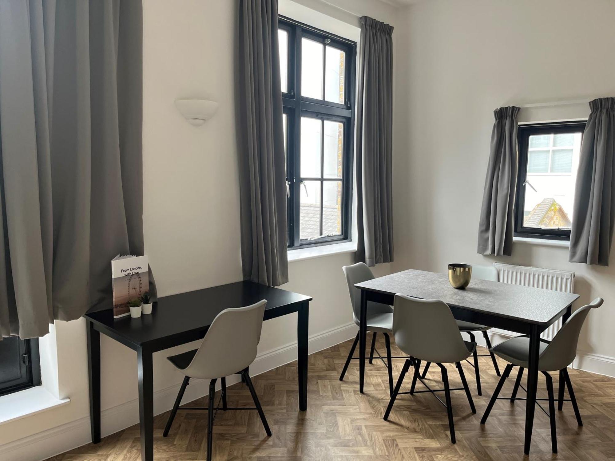 Access Farringdon * London