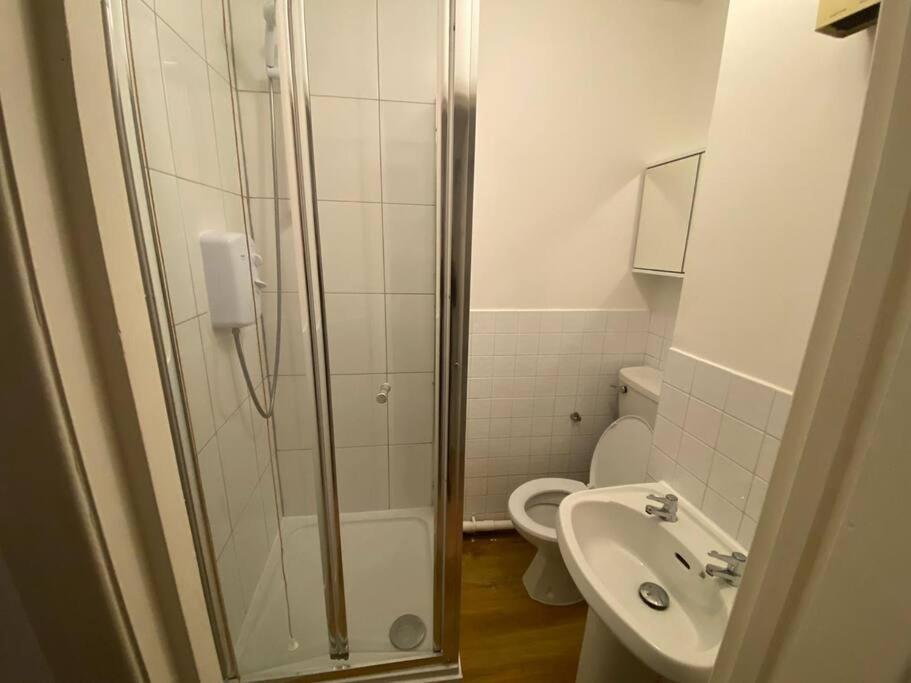 Leilighet ✰free Private Parking✰80s Retro 1bedroom Serviced Canary Wharf Perfect For Families Business & Leisure Guests