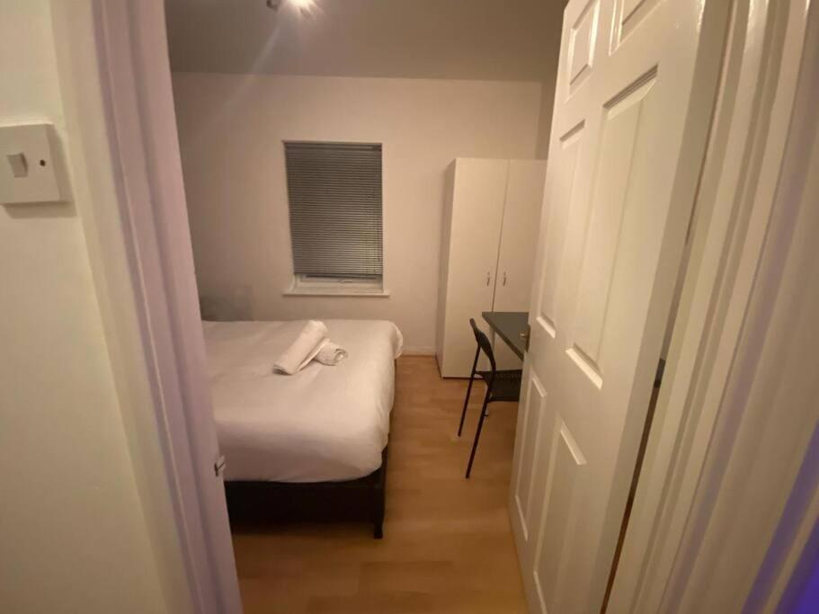 ✰free Private Parking✰80s Retro 1bedroom Serviced Canary Wharf Perfect For Families Business & Leisure Guests Leilighet *