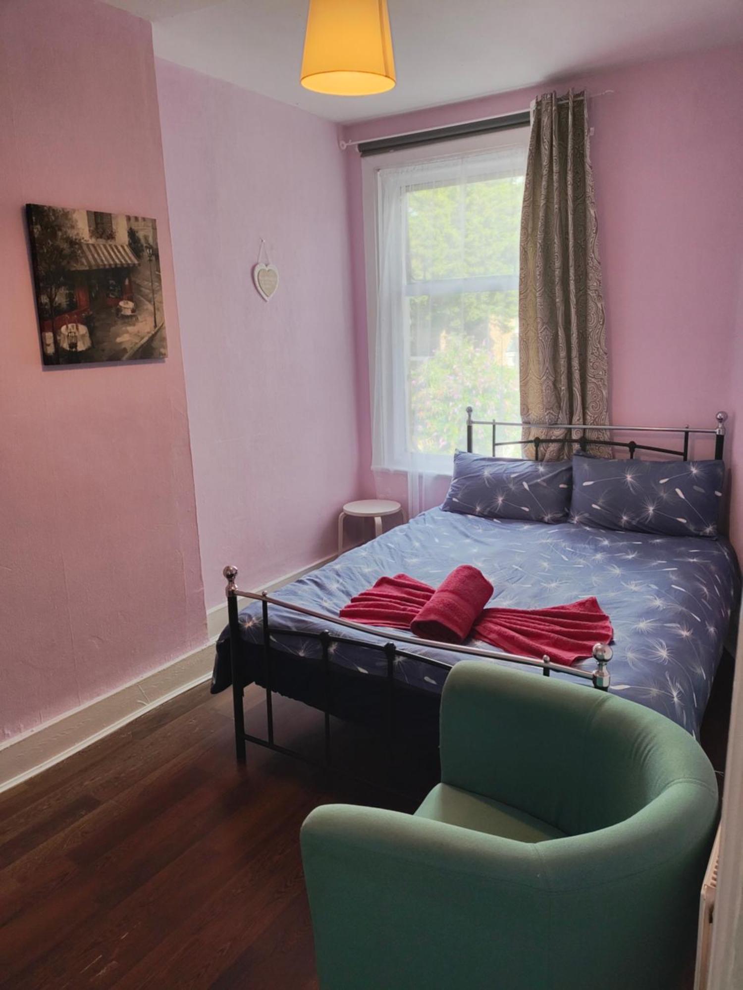 Charming Double Bed Retreat