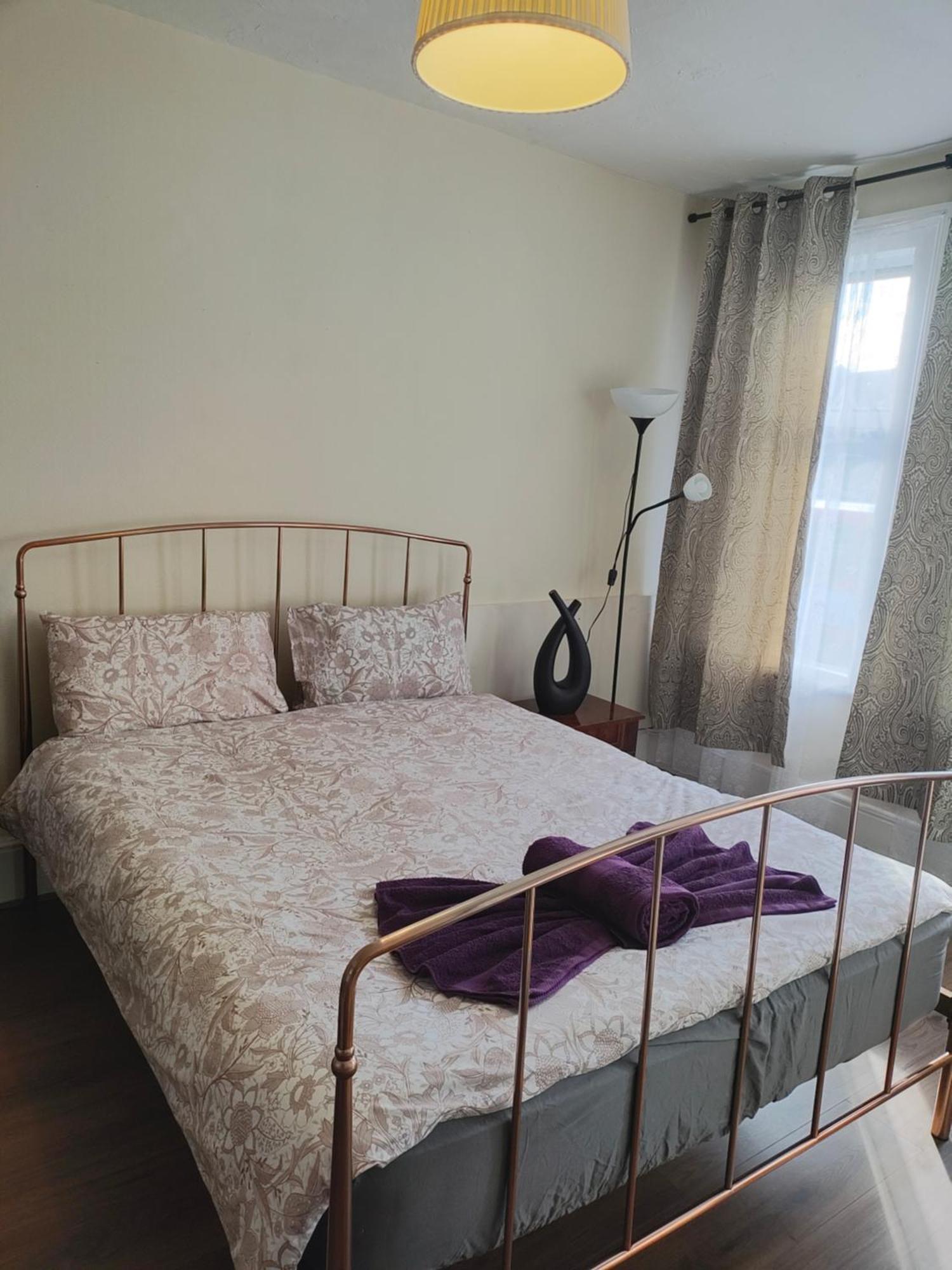 Gjestgiverier Elegant King Bed Get Away *