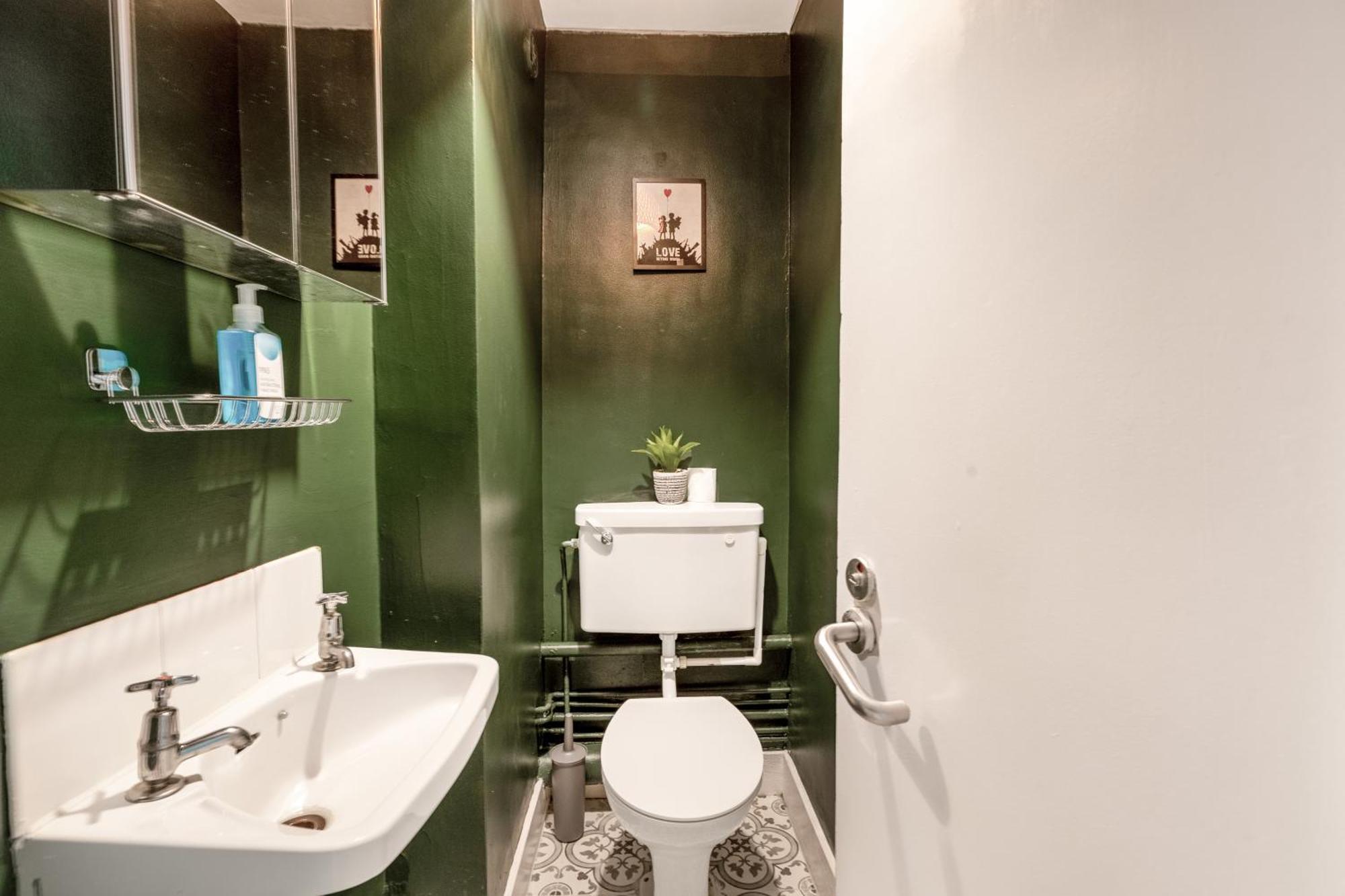 Magnificent 3br With Balcony * Londen