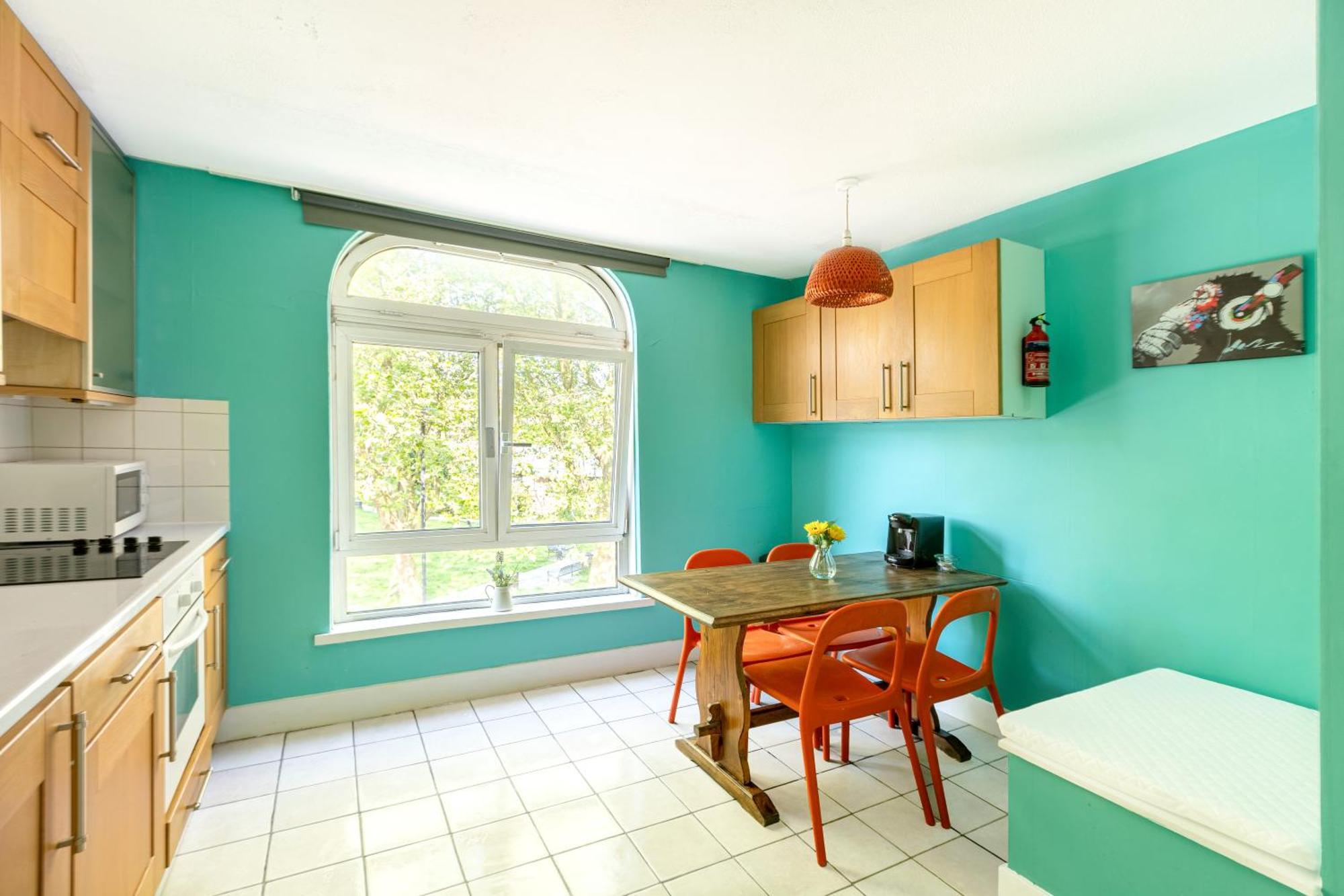 Magnificent 3br With Balcony Appartement Londen