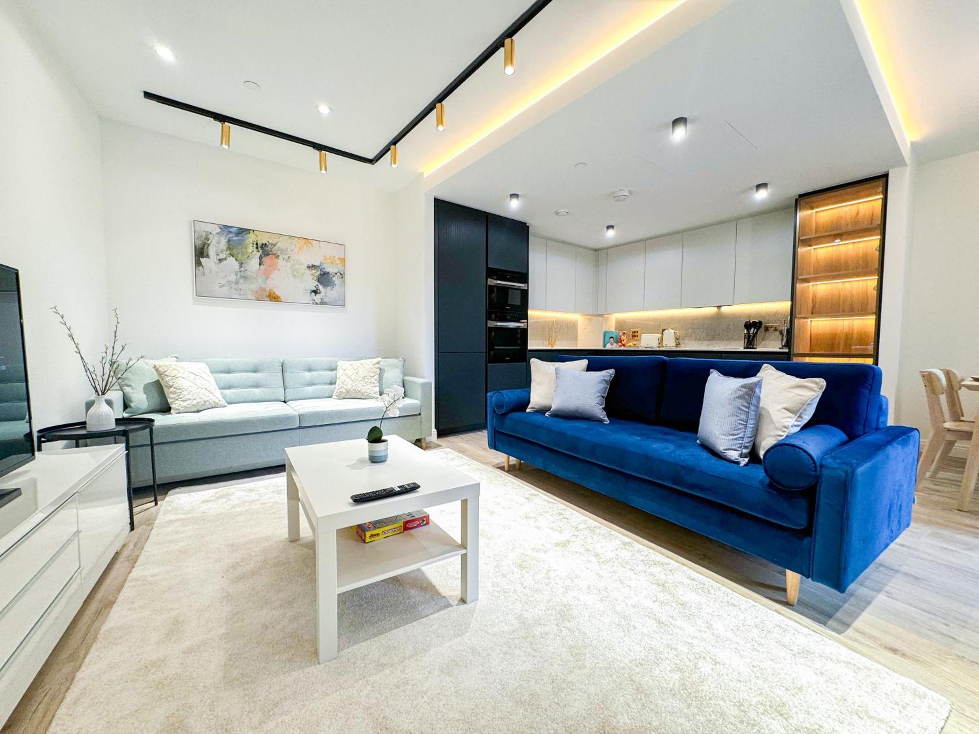 Lavish 2 Bedroom Flat With Private Balcony In Clerkenwell, Barbican * Londen