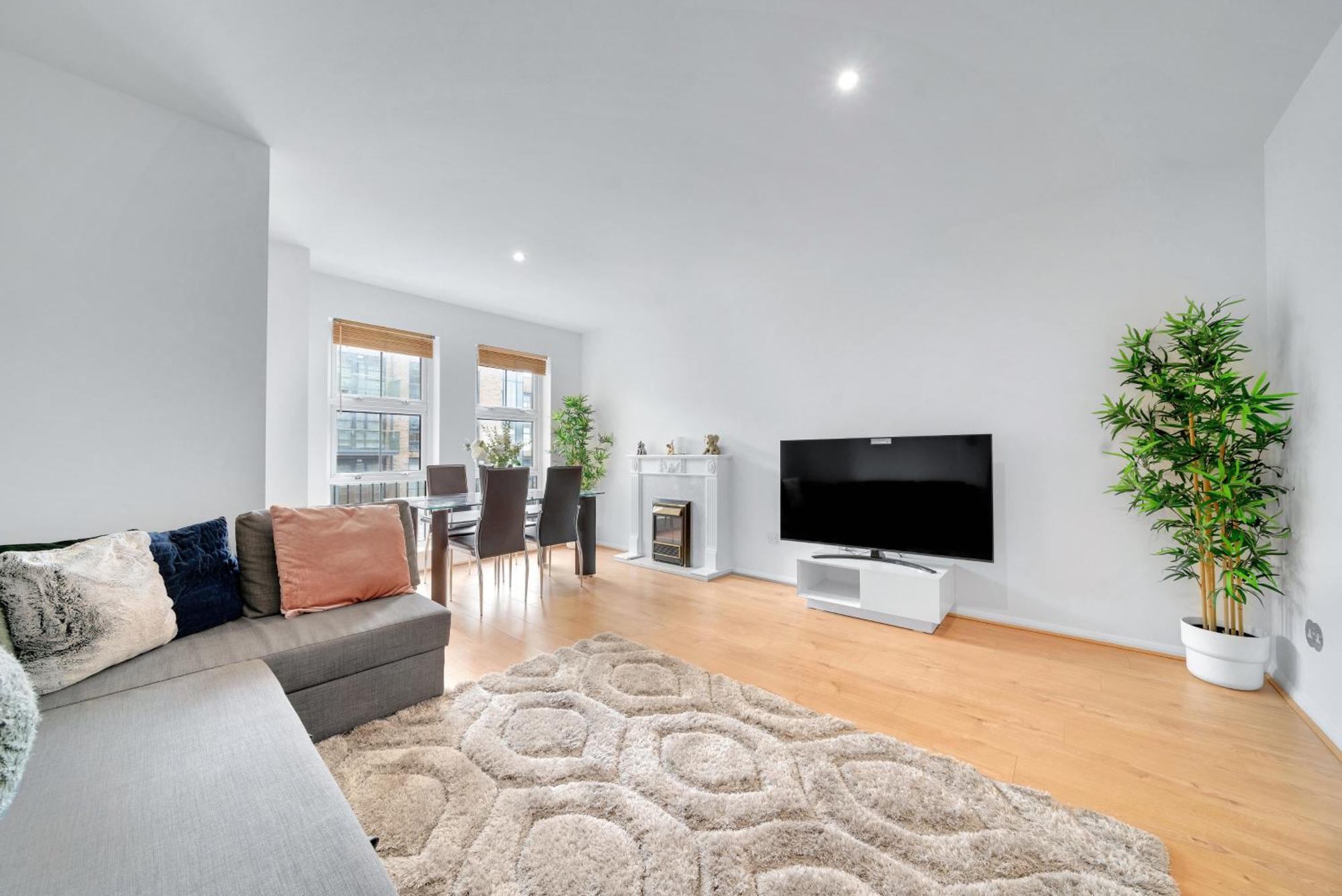 Spacious Two Bedroom Private In Tower Bridge Bridge Apartment London