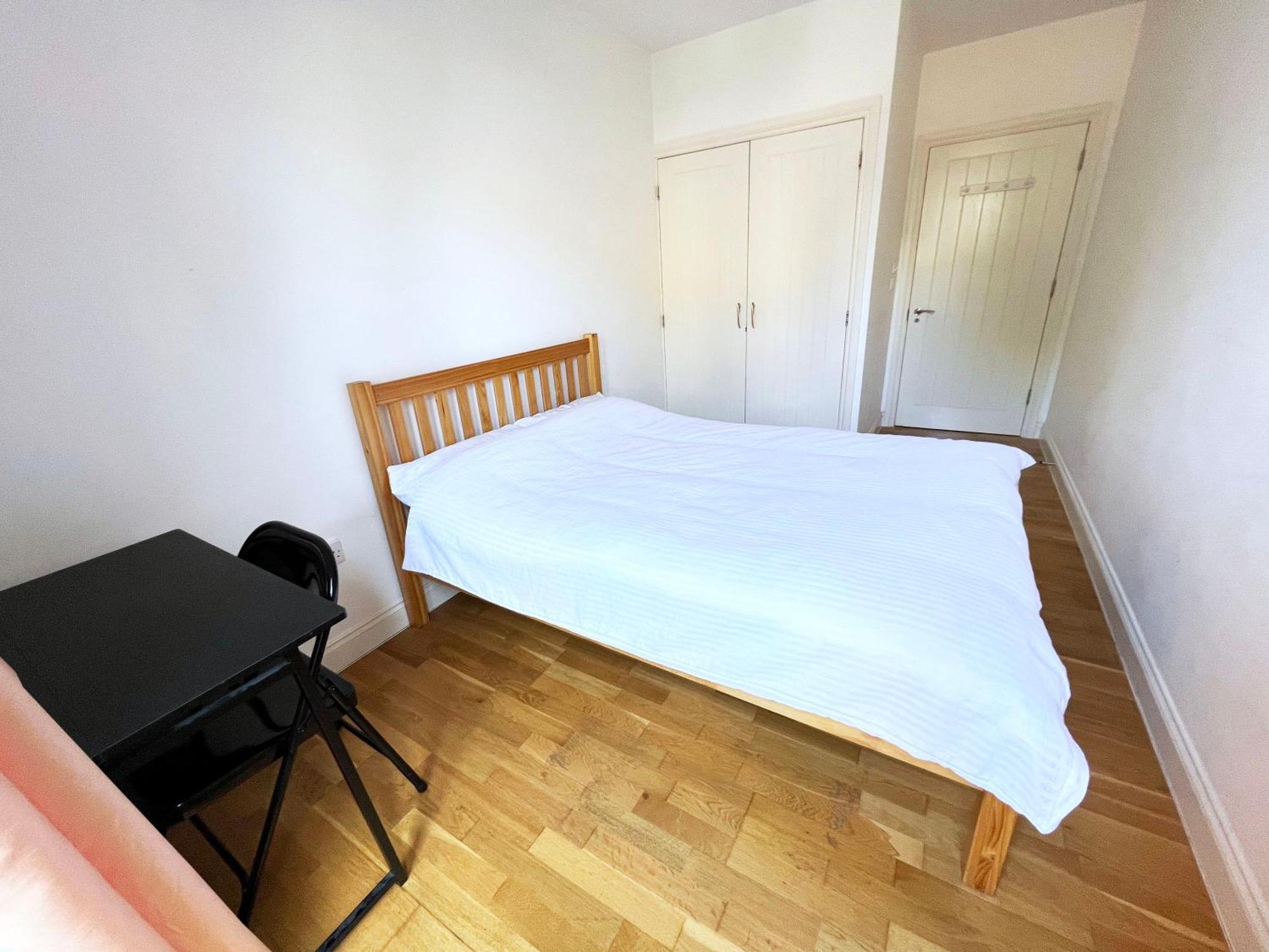 Bedroom 1, Queens Road Accommodatie bij particulieren Londen