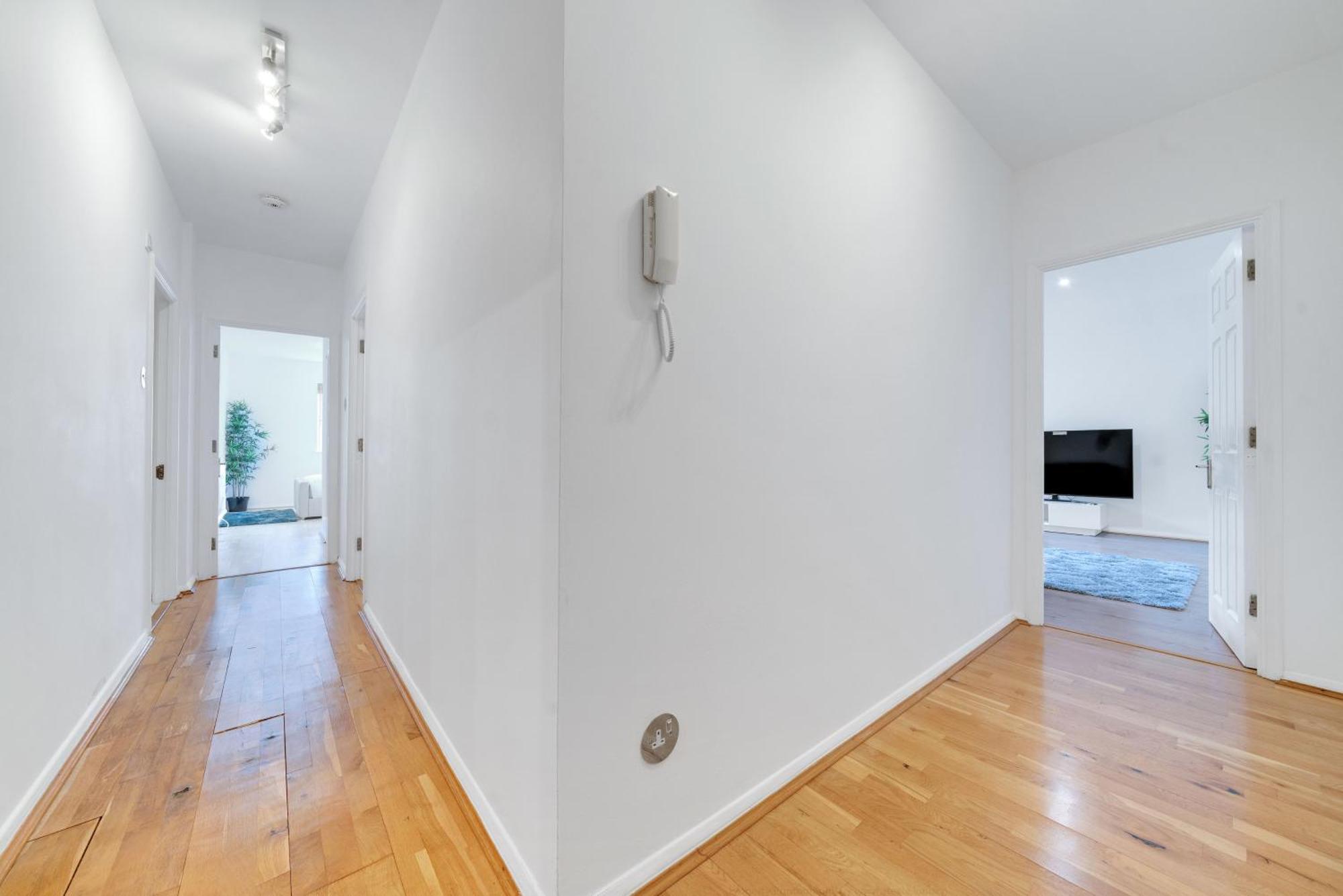 Apartment Spacious Two Bedroom Private In Tower Bridge Bridge