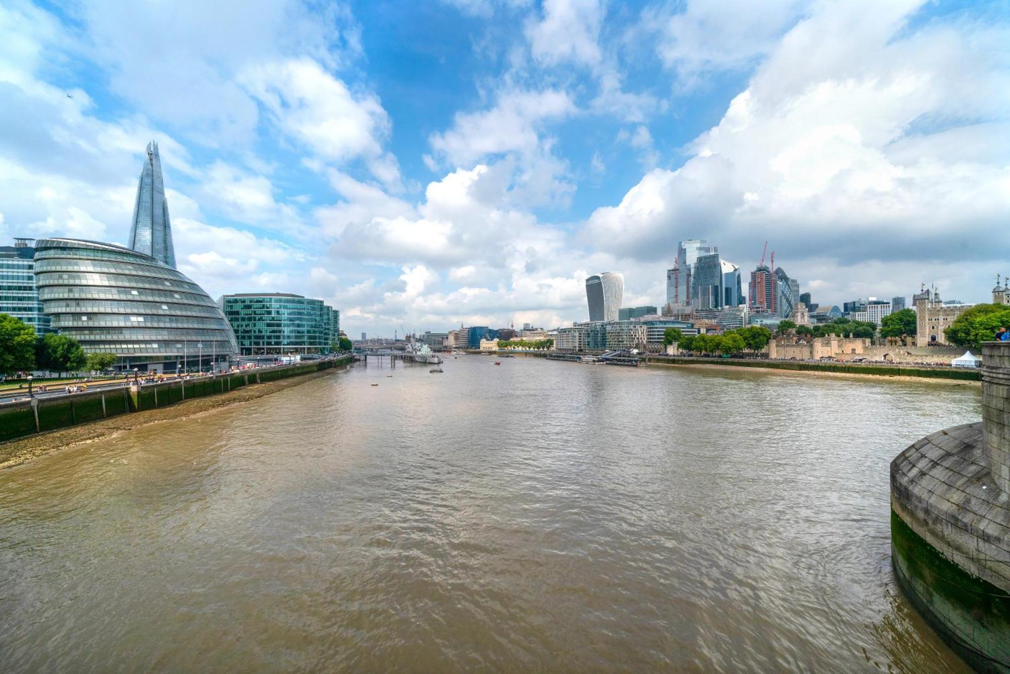 Spacious Two Bedroom Private In Tower Bridge Bridge Apartment *