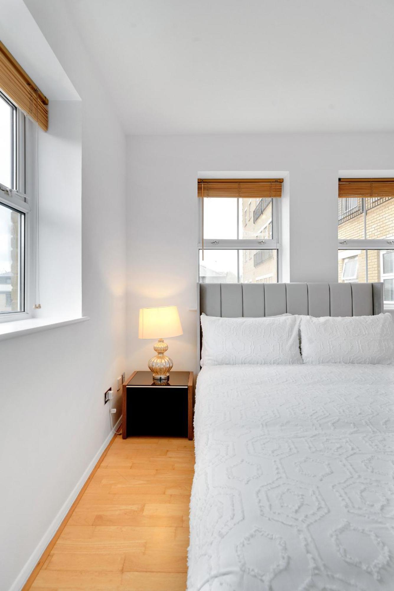 Spacious Two Bedroom Private In Tower Bridge Bridge Apartment London