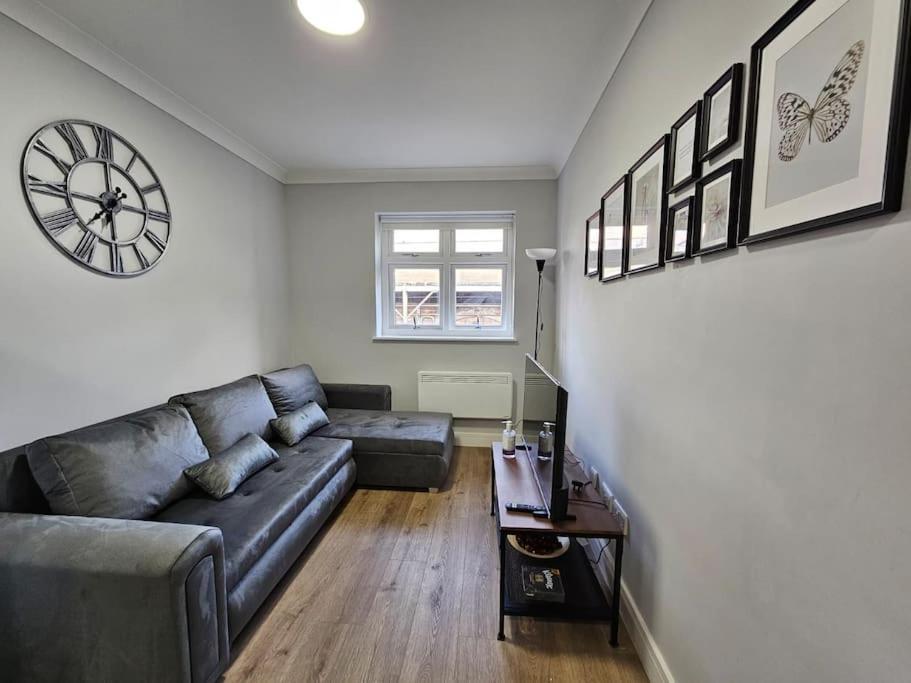 Shepherd's Bush Modern Flat Apartment *