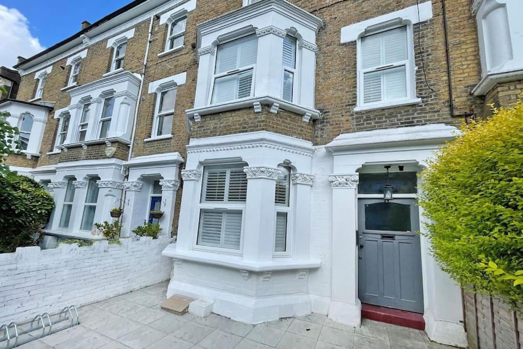 Shepherd's Bush Modern Flat Apartment *