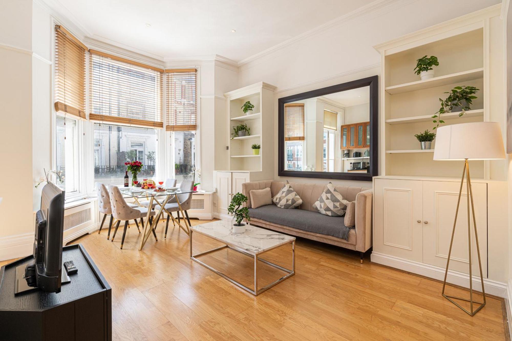 Baker Street Apartment London