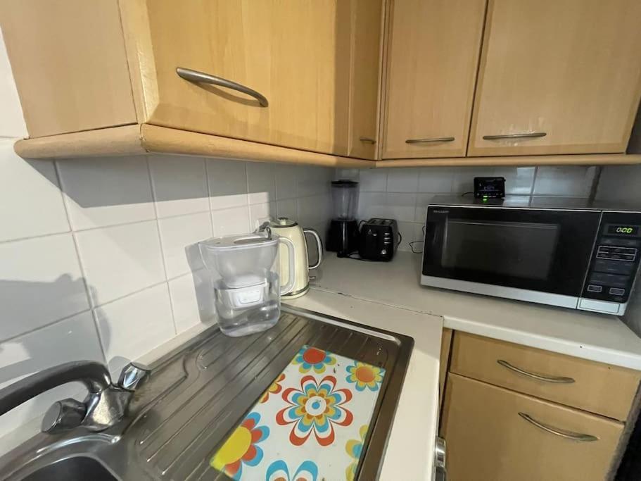 Private Close To Train Station London