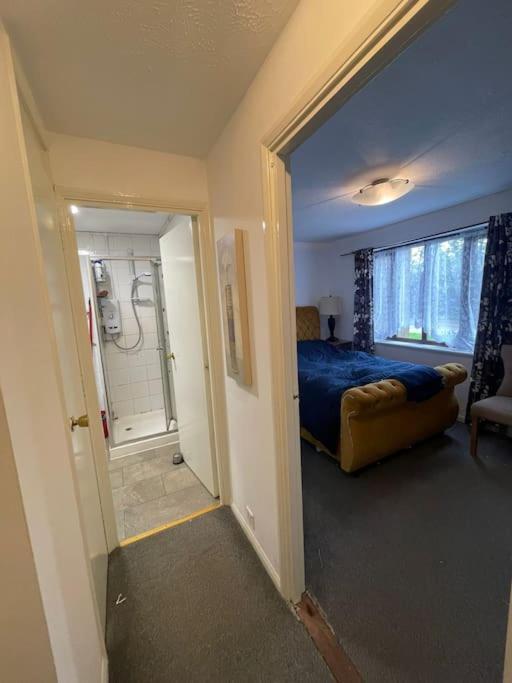 Private Close To Train Station