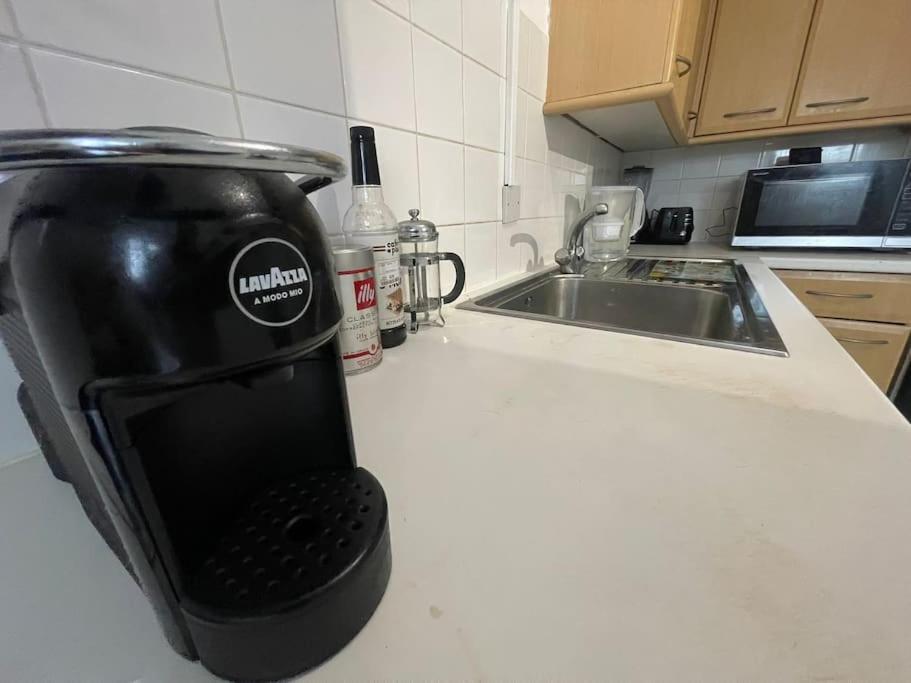 Private Close To Train Station London