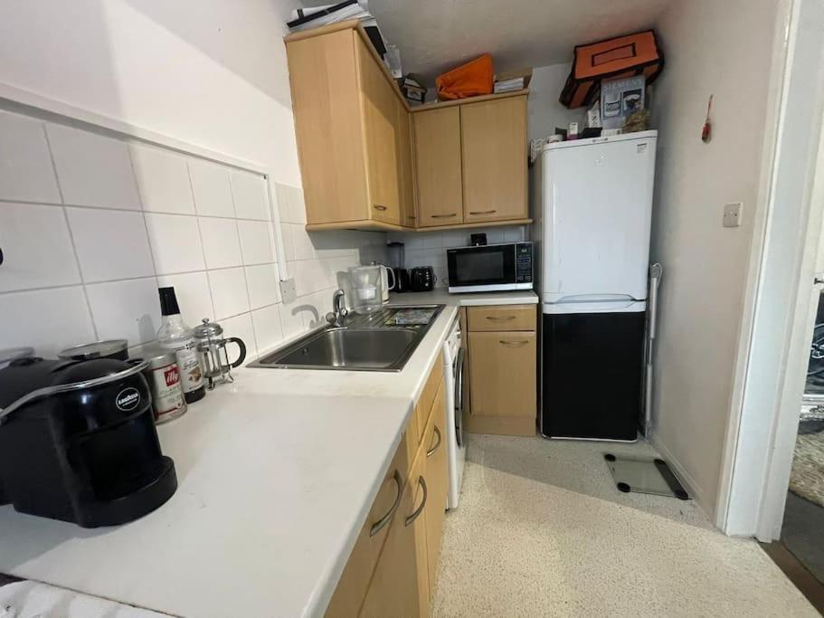 Private Close To Train Station