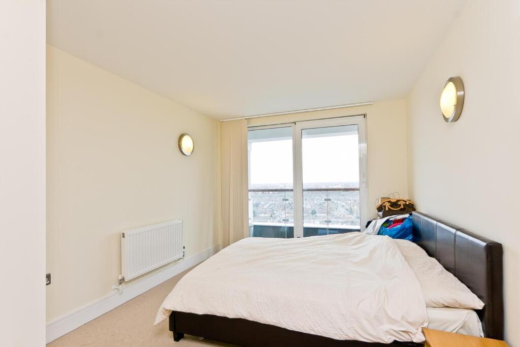 Modern In With Great Views Homestay *