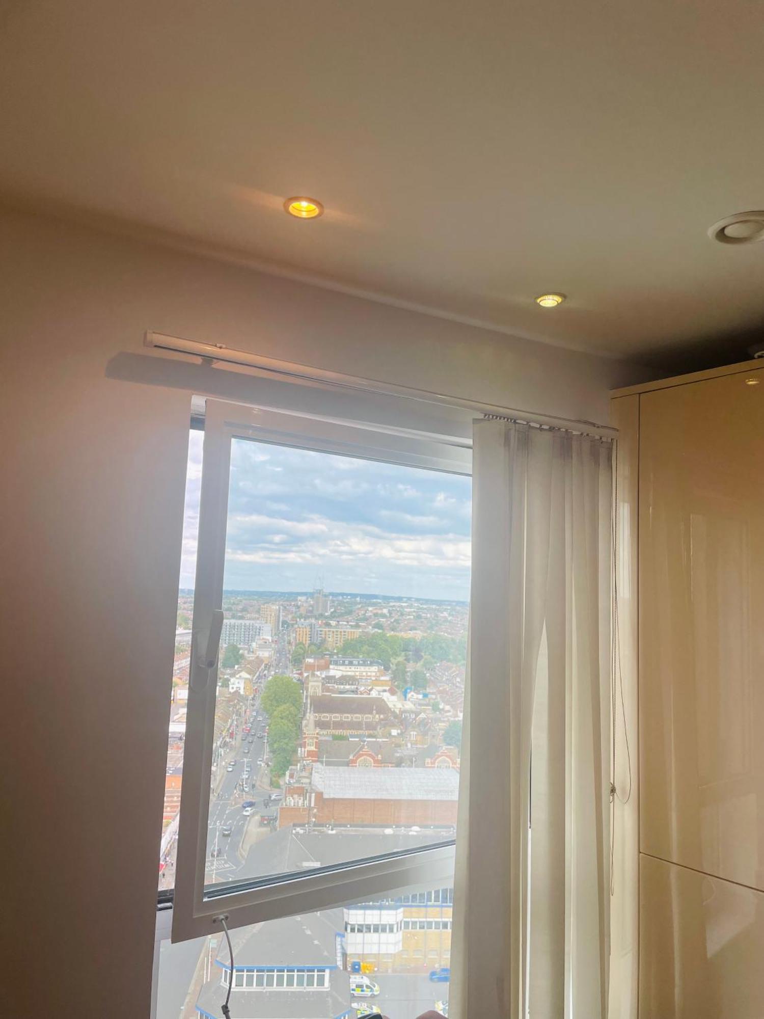 Modern In With Great Views Homestay *