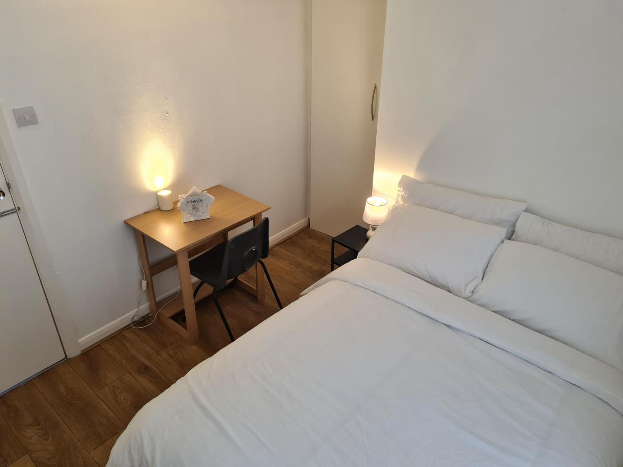 Сasa de vacaciones 4br-2ensuite-10mincentrallondon-sleeps11-parking