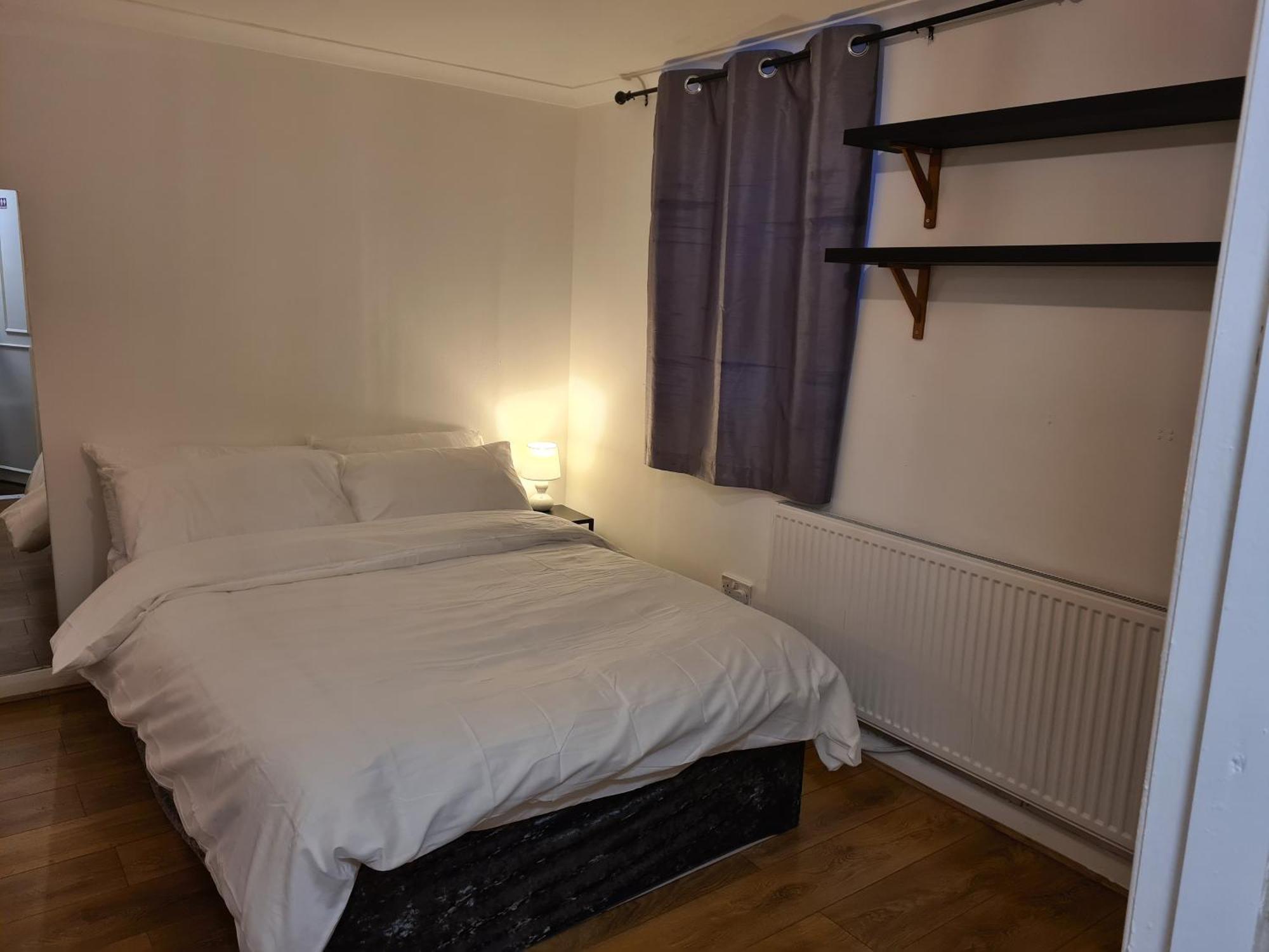 4br-2ensuite-10mincentrallondon-sleeps11-parking Сasa de vacaciones *