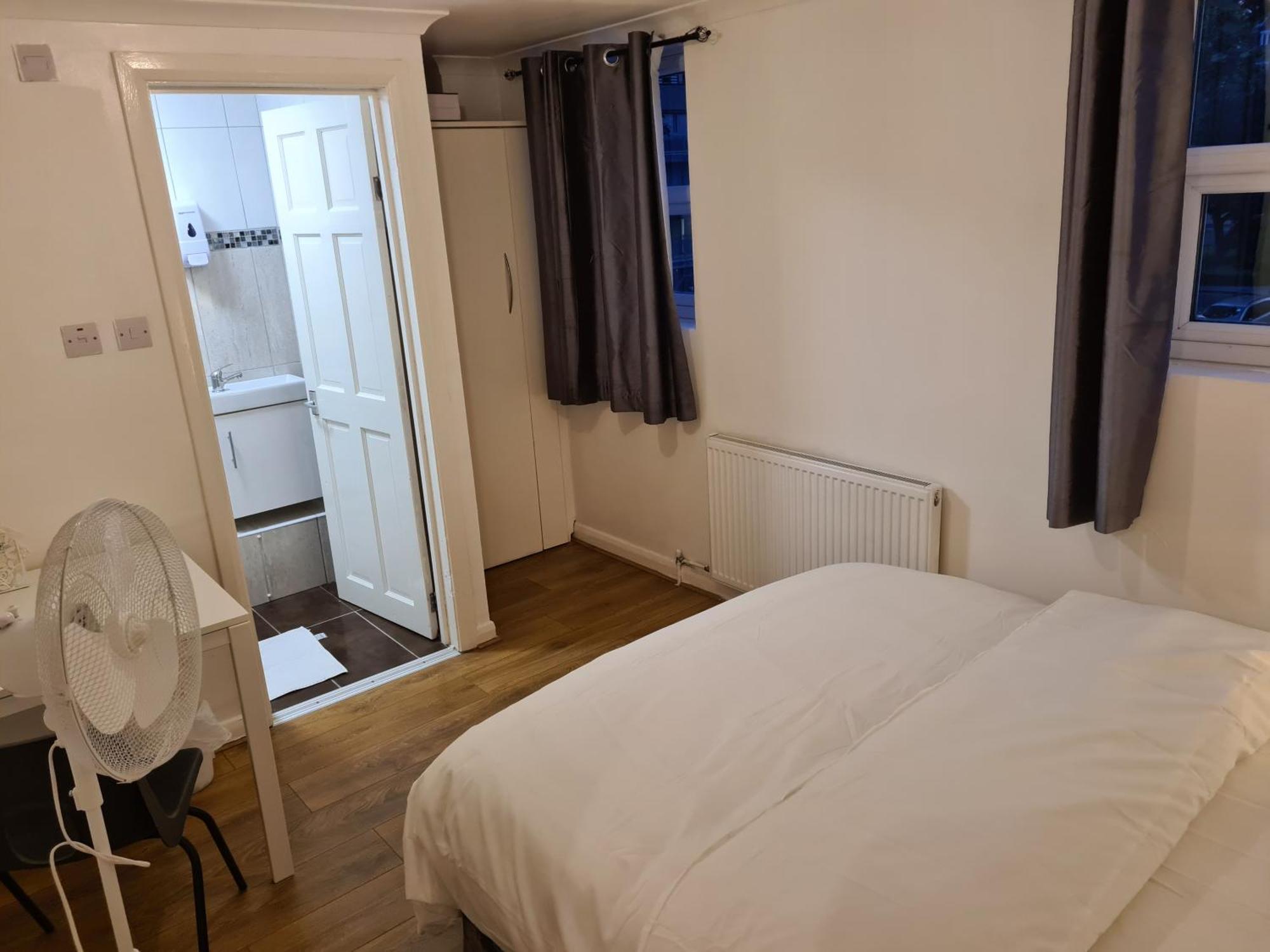 4br-2ensuite-10mincentrallondon-sleeps11-parking Сasa de vacaciones *