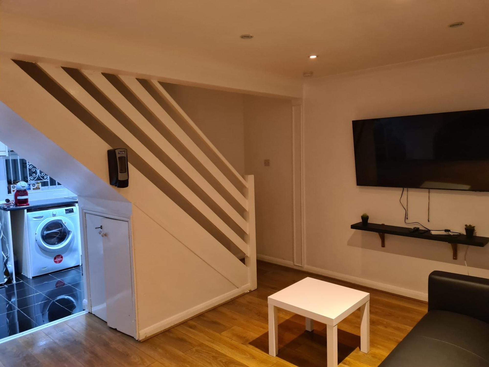 4br-2ensuite-10mincentrallondon-sleeps11-parking * Londen