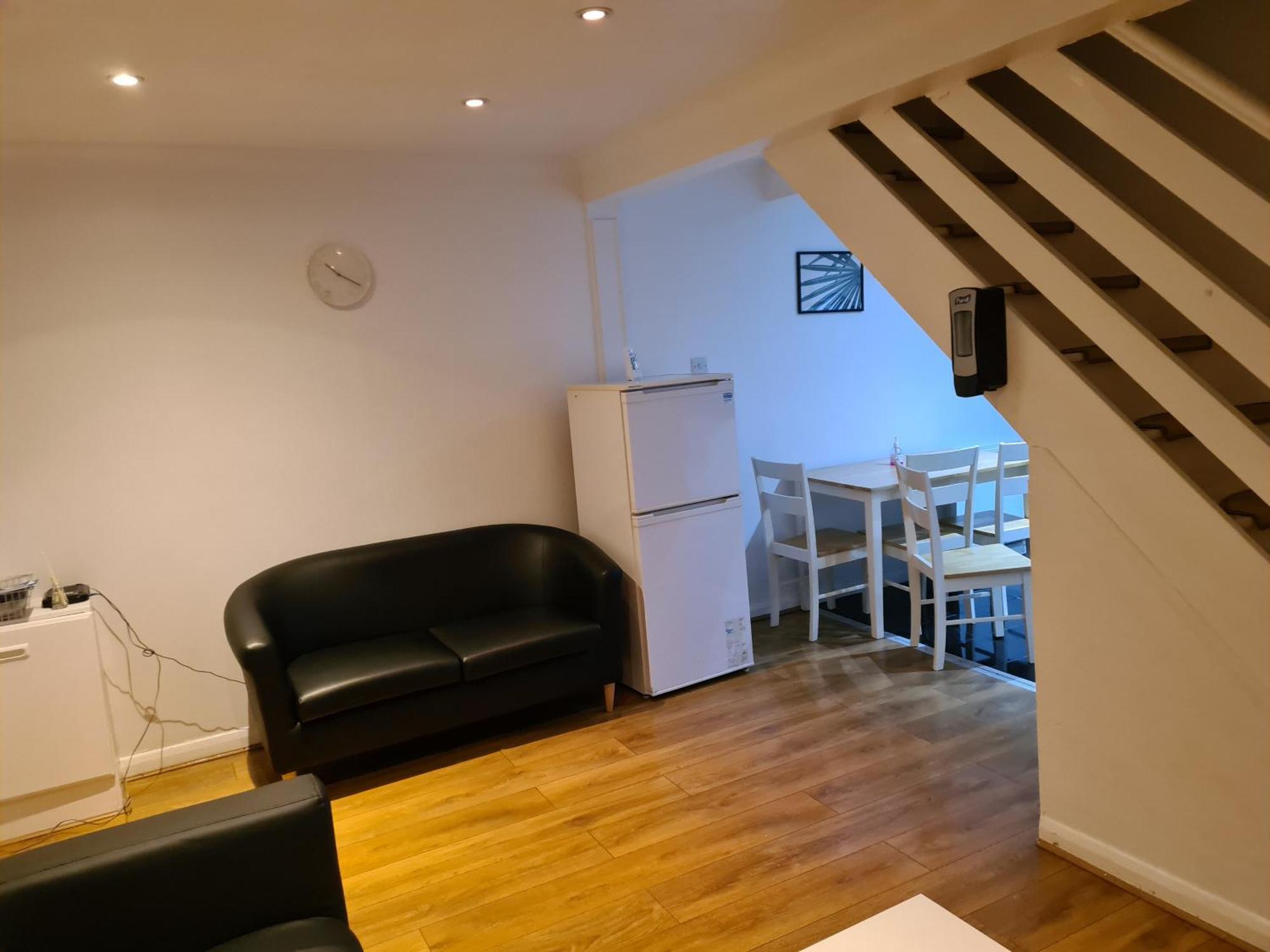 Сasa de vacaciones 4br-2ensuite-10mincentrallondon-sleeps11-parking *