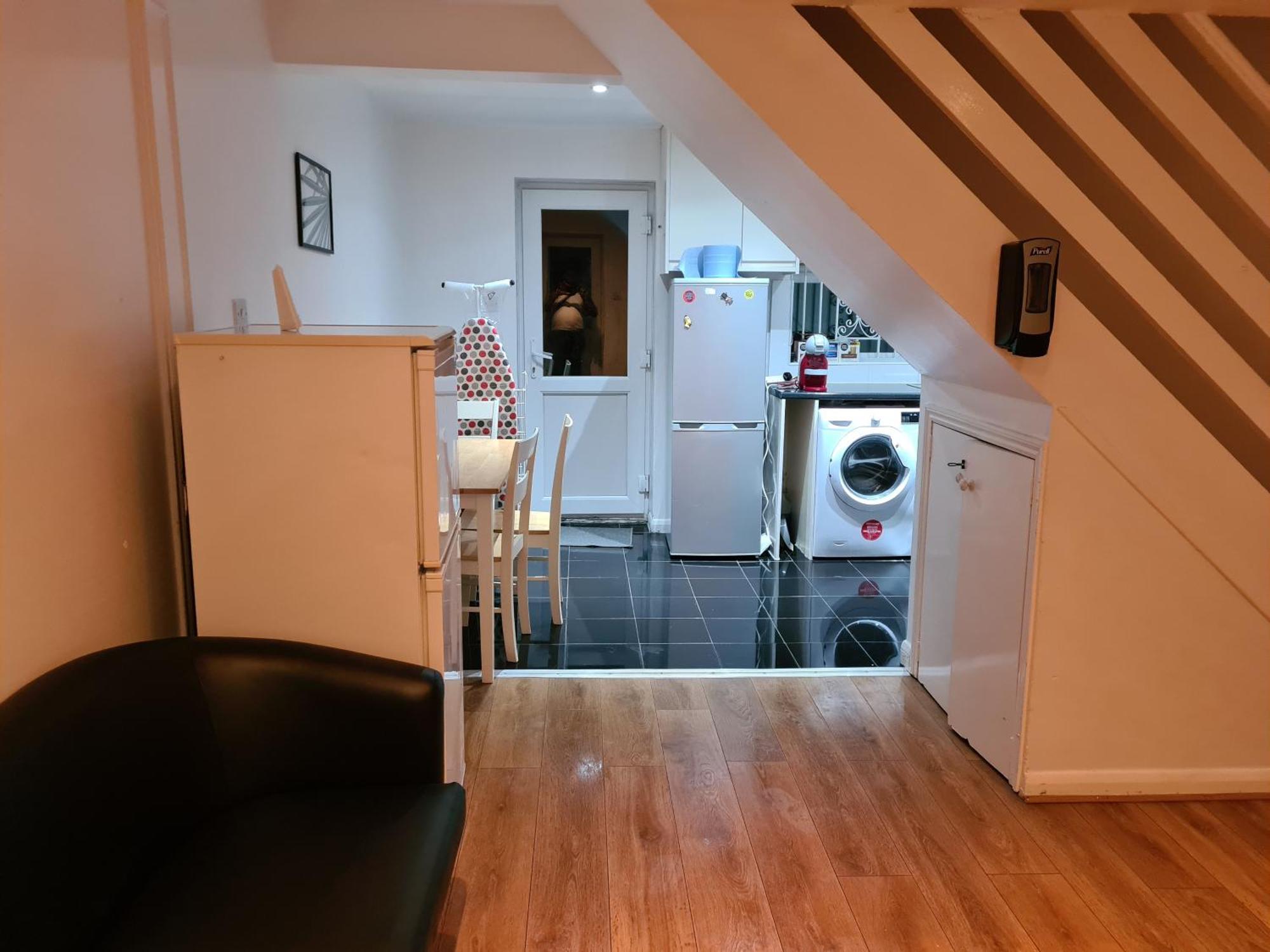 4br-2ensuite-10mincentrallondon-sleeps11-parking Сasa de vacaciones Londres