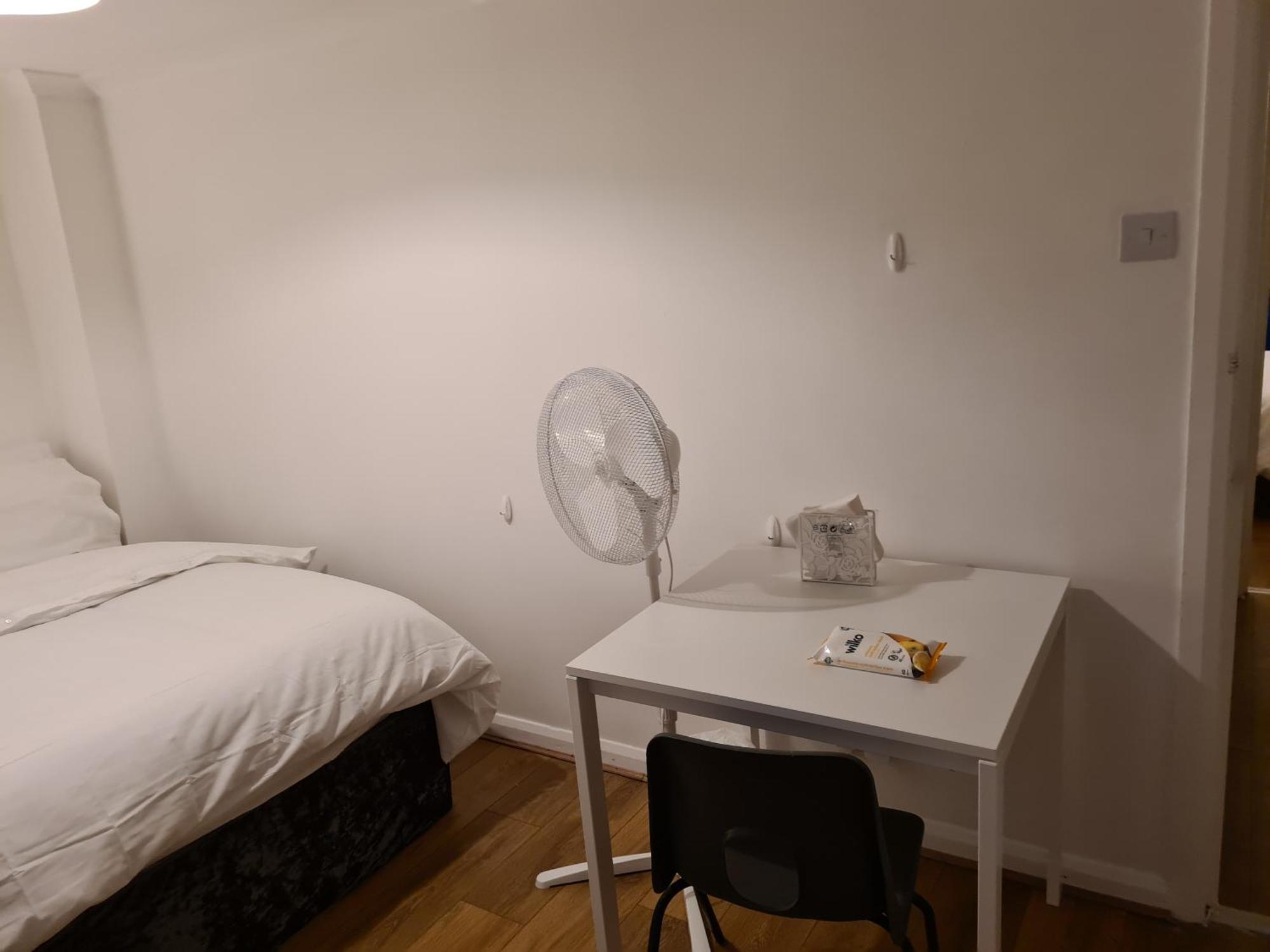 Сasa de vacaciones 4br-2ensuite-10mincentrallondon-sleeps11-parking