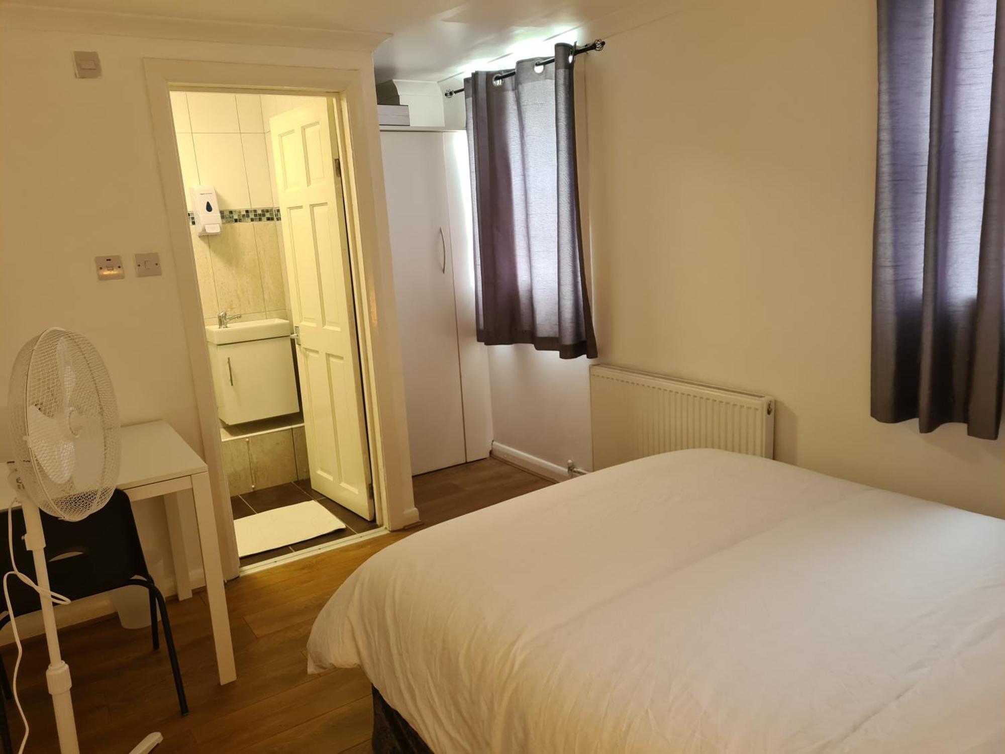 4br-2ensuite-10mincentrallondon-sleeps11-parking Сasa de vacaciones *