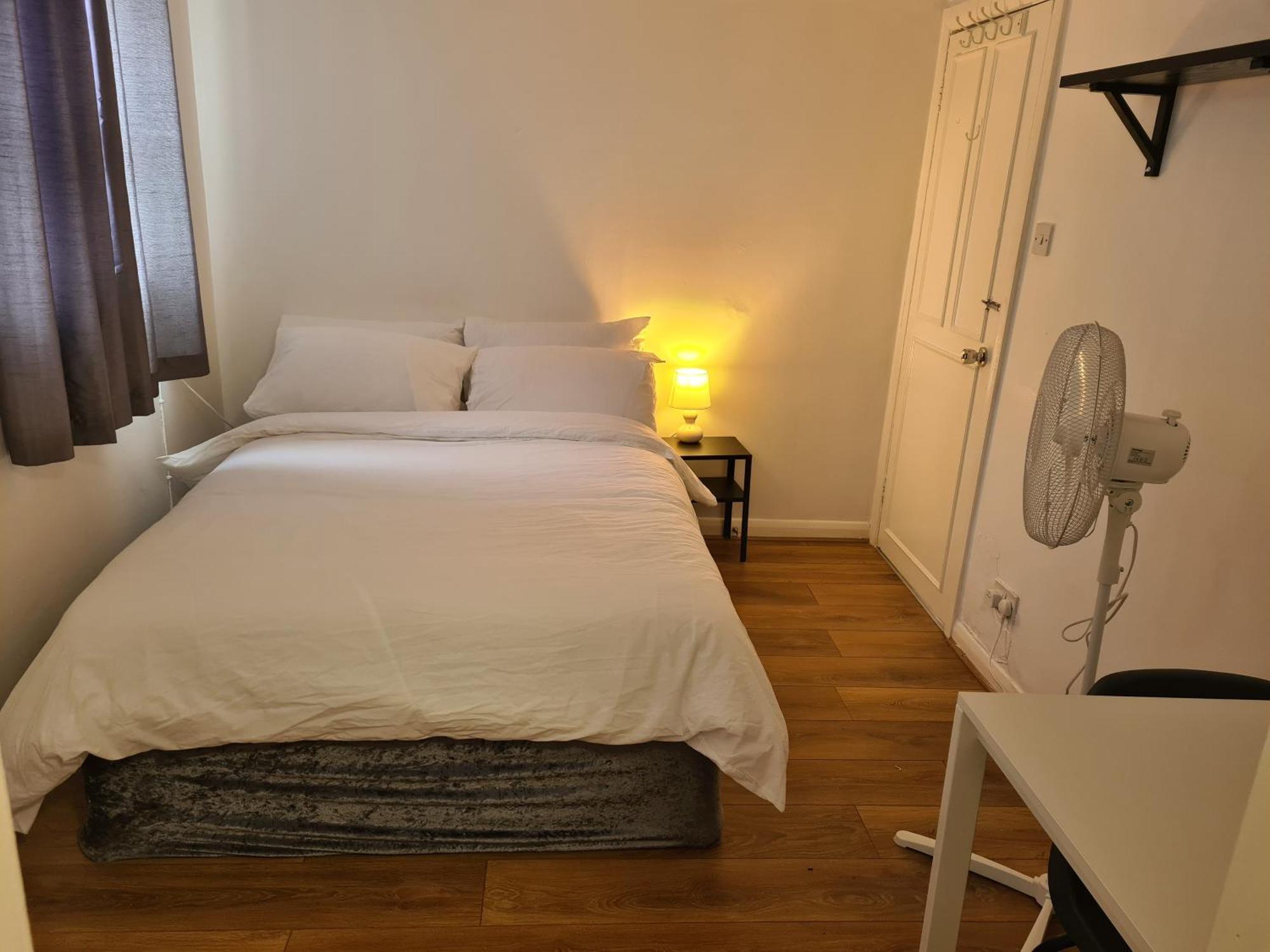 4br-2ensuite-10mincentrallondon-sleeps11-parking Londen