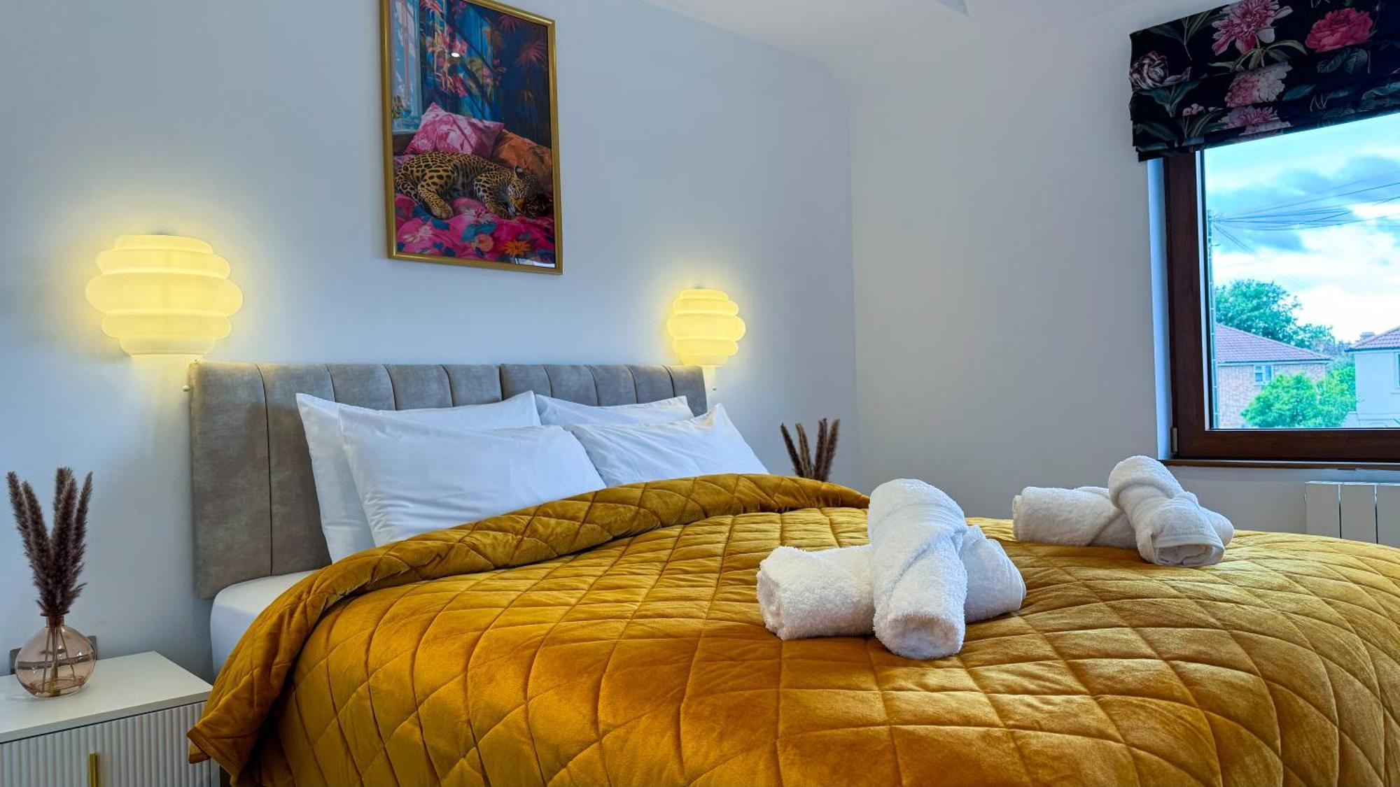 Luxurious 3bed House With Bath & Garden Vakantiehuis Londen