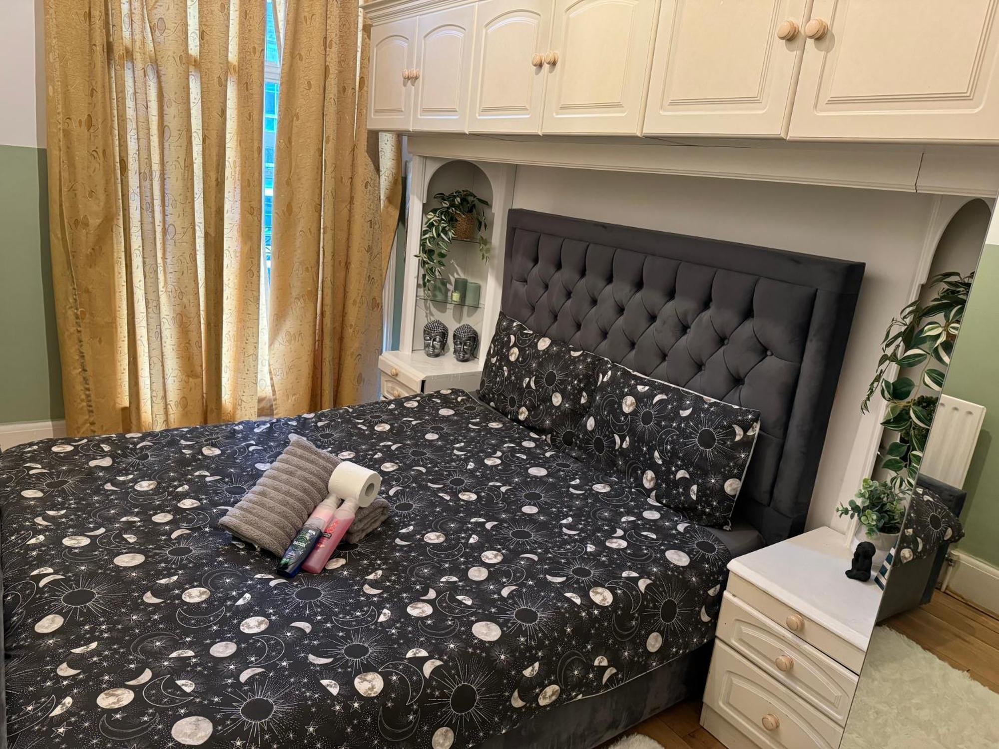 And Affordable Flat For 6 People In Zone 1 - Baker Street - With Breakfast Included Apartamento