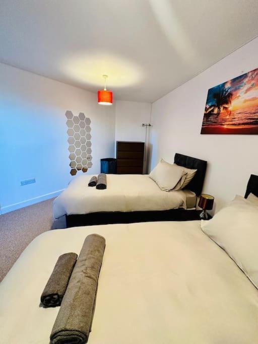 Stylish 2mins From Major Station Leilighet London