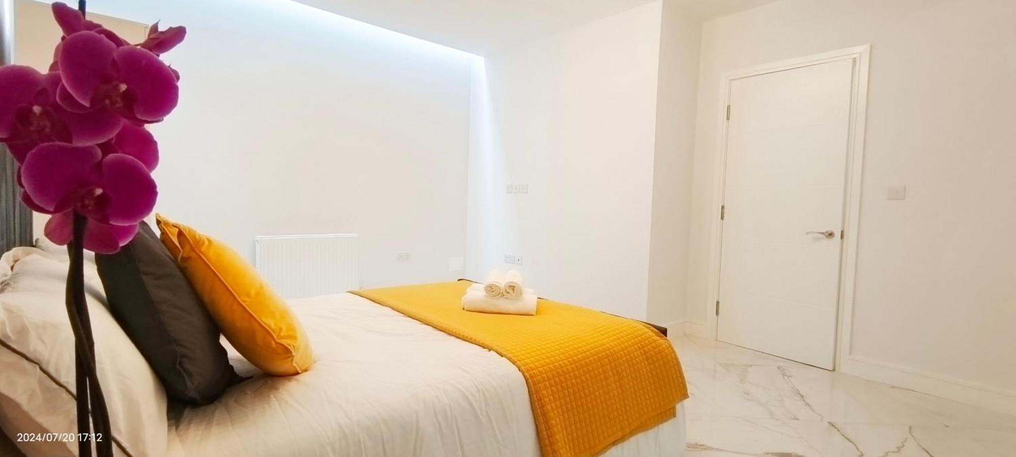 Spacious 2b2b With Garden Apartment *