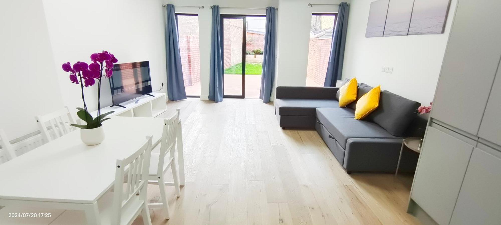 Leilighet Spacious 2b2b With Garden London