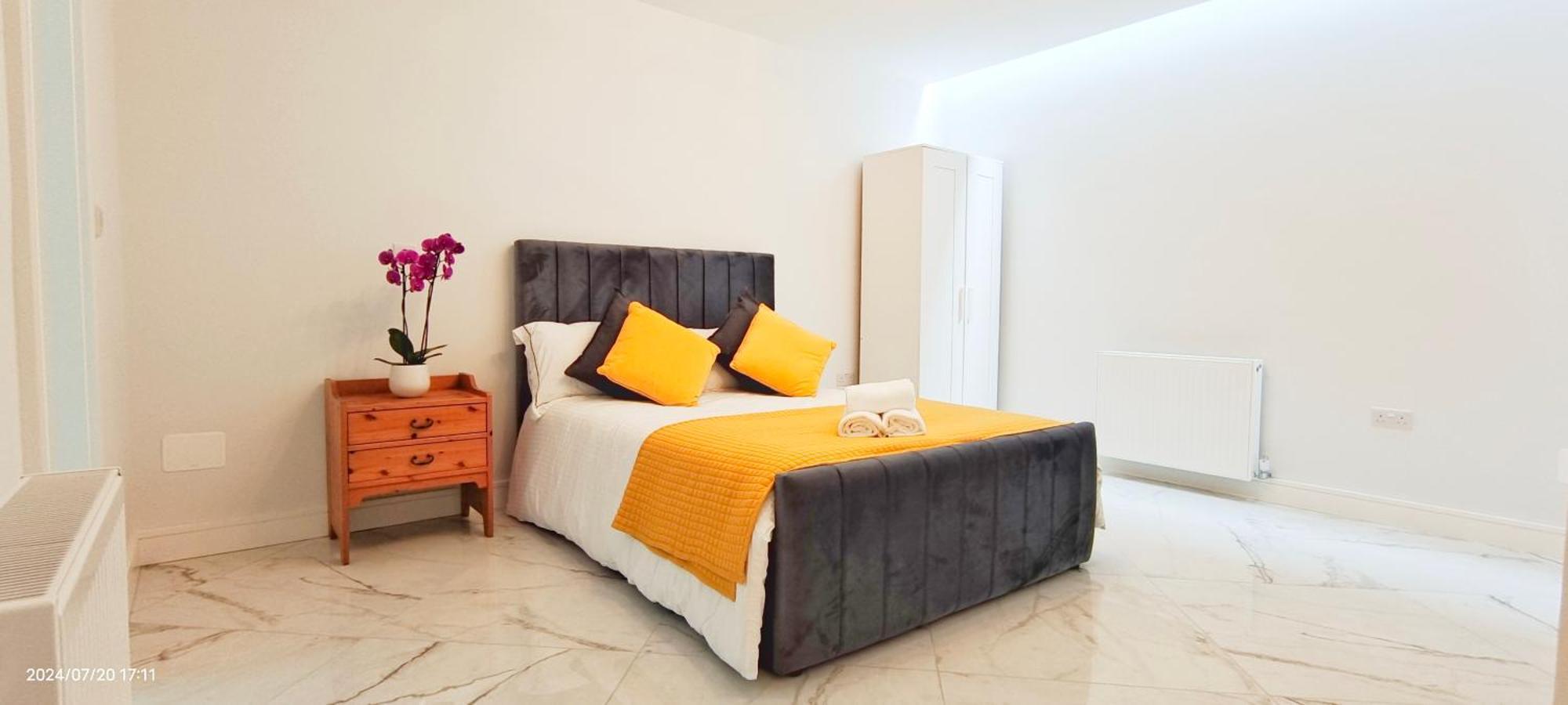 Spacious 2b2b With Garden Apartment