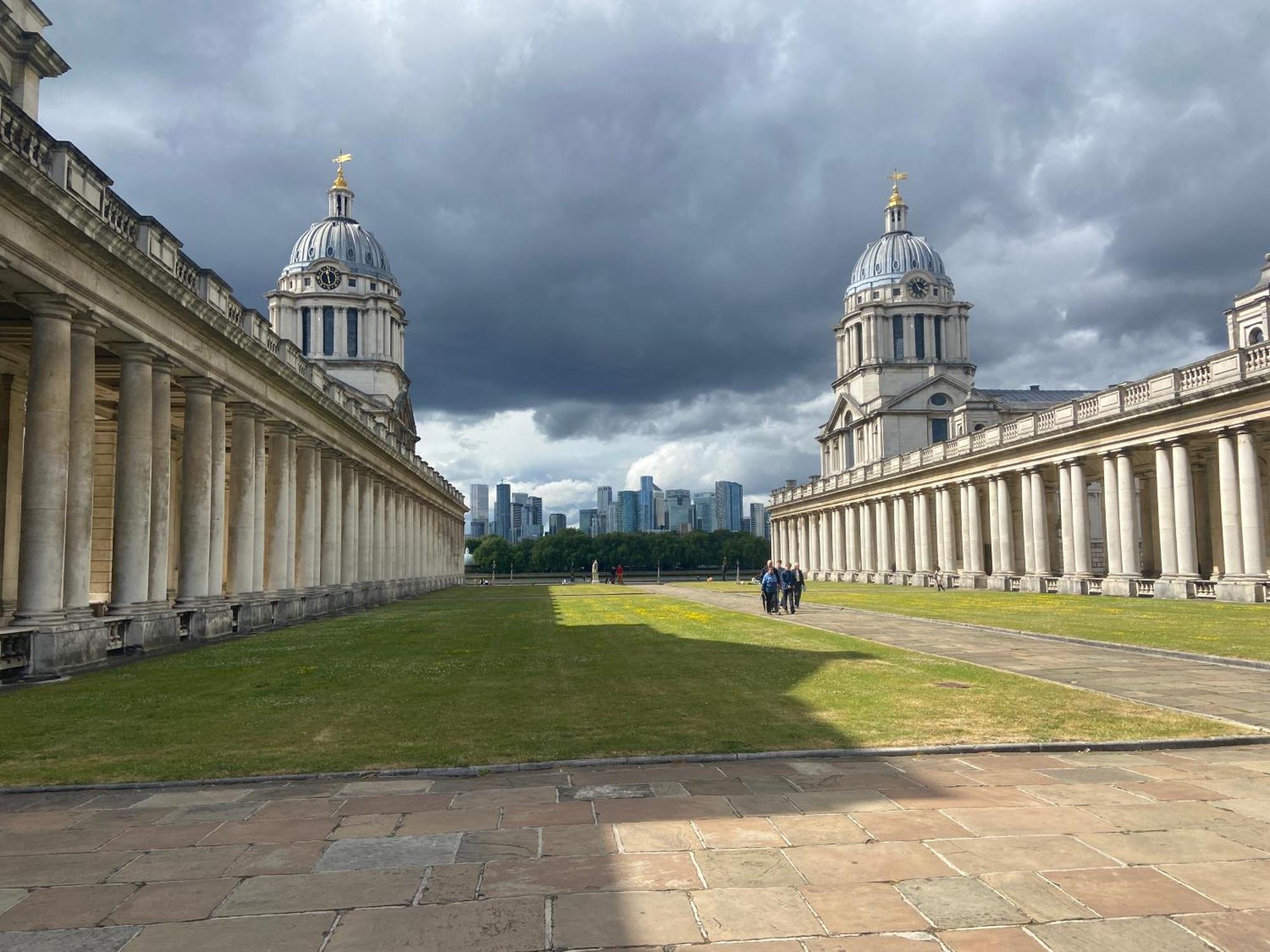 Separate By The Thames * Londen