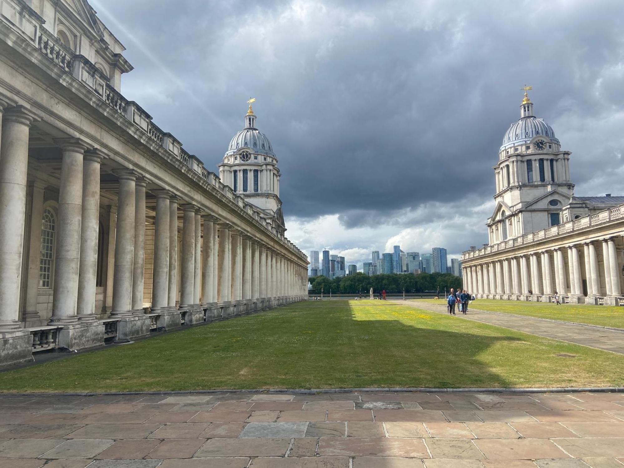 Separate By The Thames * Londen